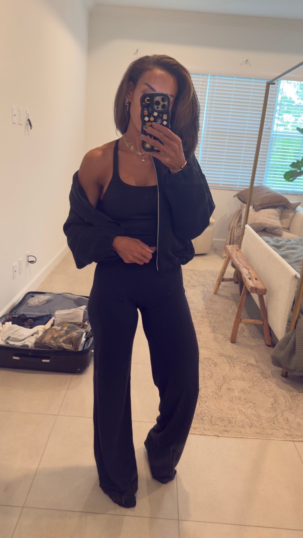 Comfy vibes 
These soft motion pants omg! Must buy! 