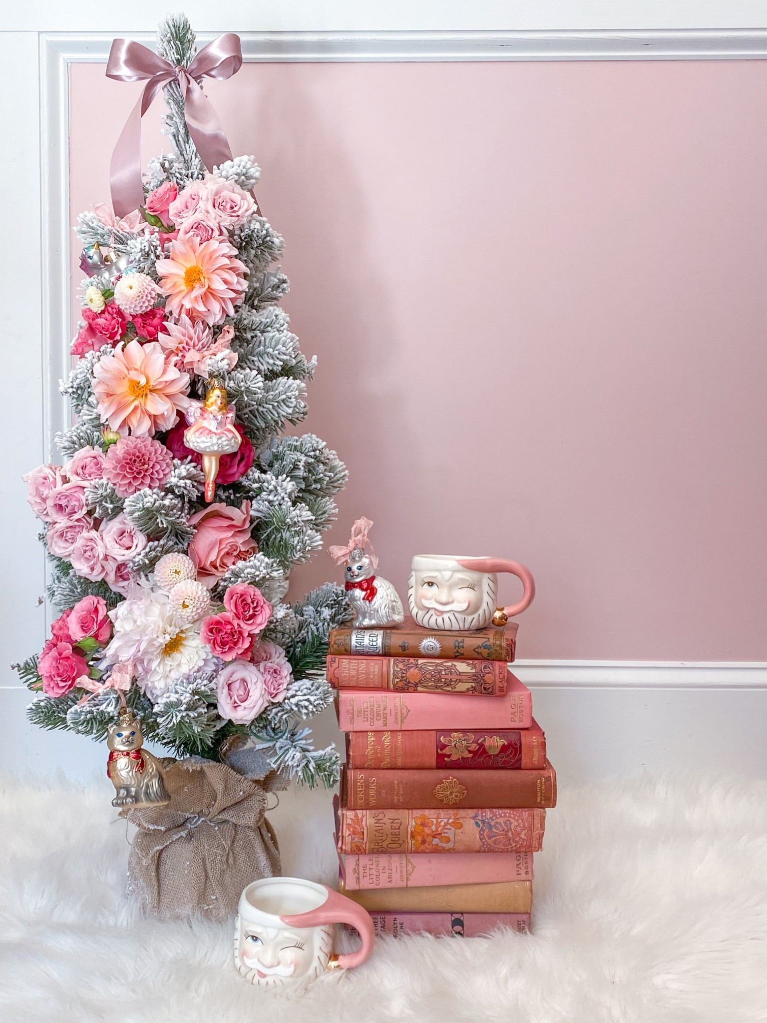 A floral Christmas is always in style! 