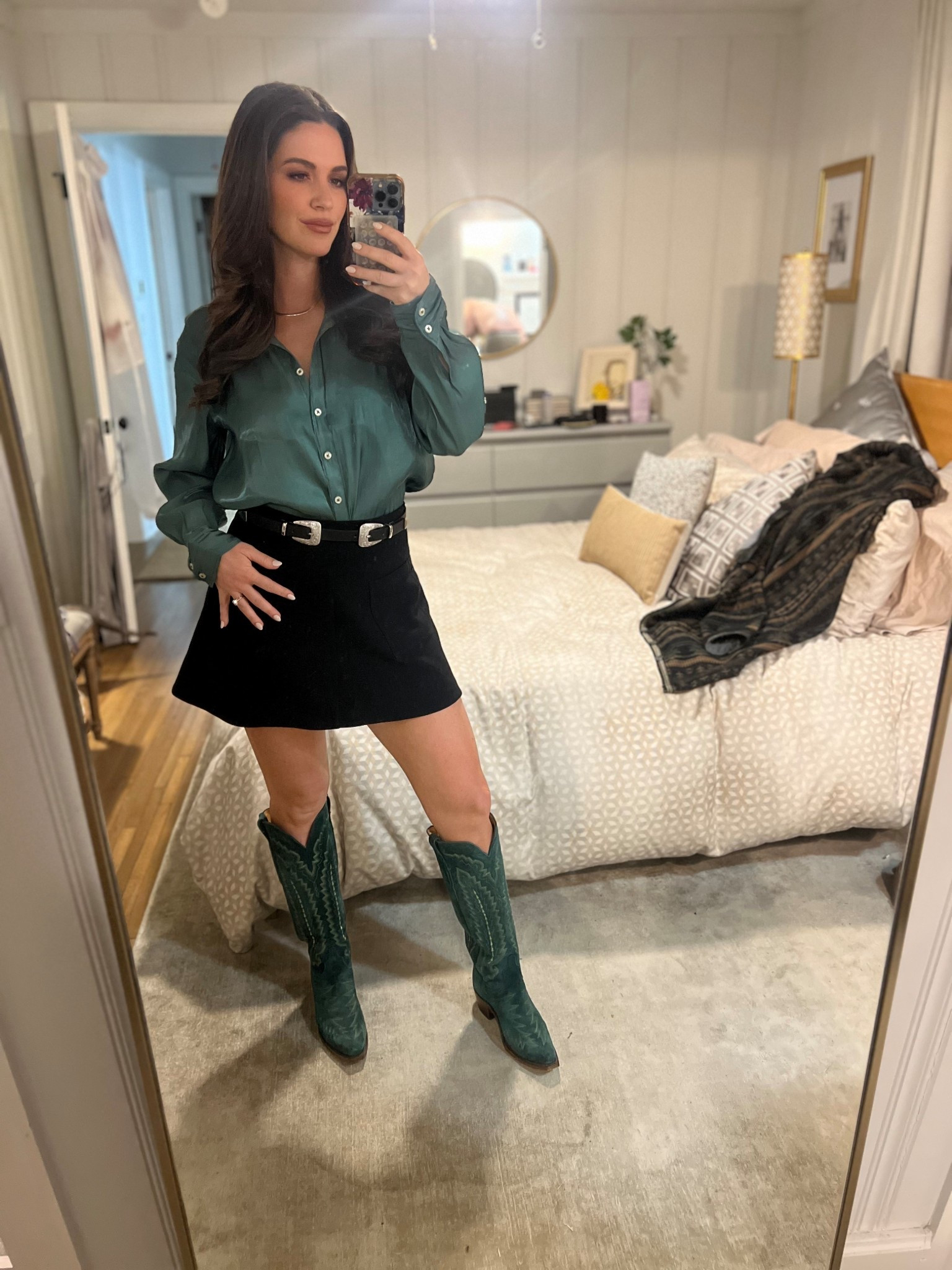 Dinner date night fit 

#boots #datenight #anthro