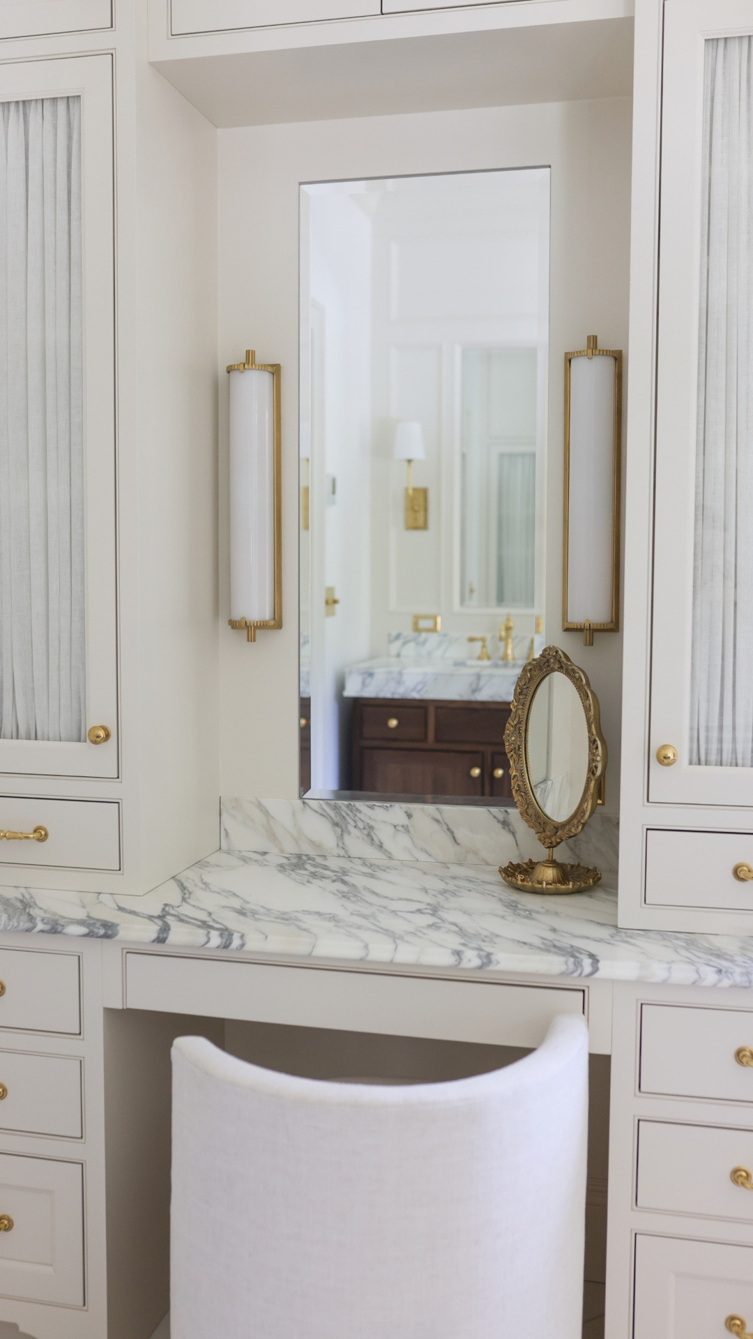 Setup my vanity with me! 

Bathroom design, bathroom decor, makeup vanity, Amazon finds, Amazon home, Amazon favorites

#LTKHome #LTKBeauty