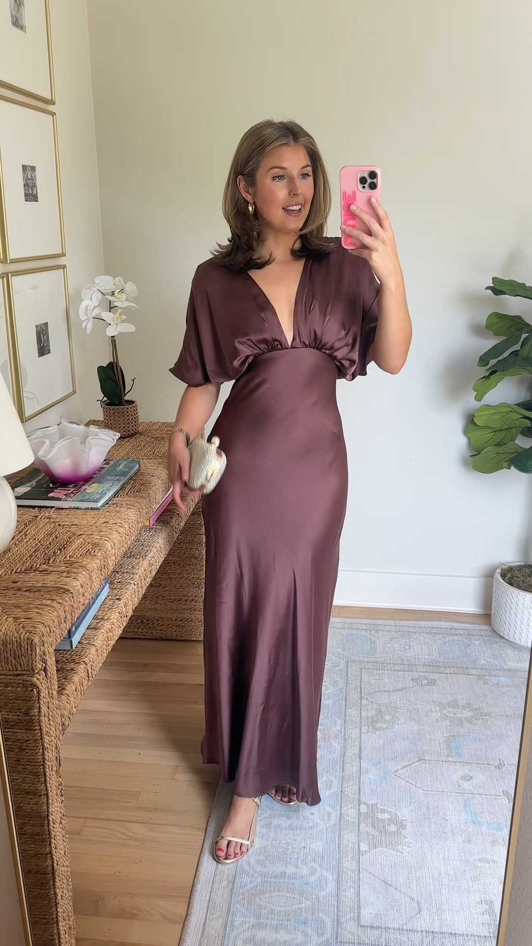 Fall wedding guest look with sleeves! Wearing a S/4