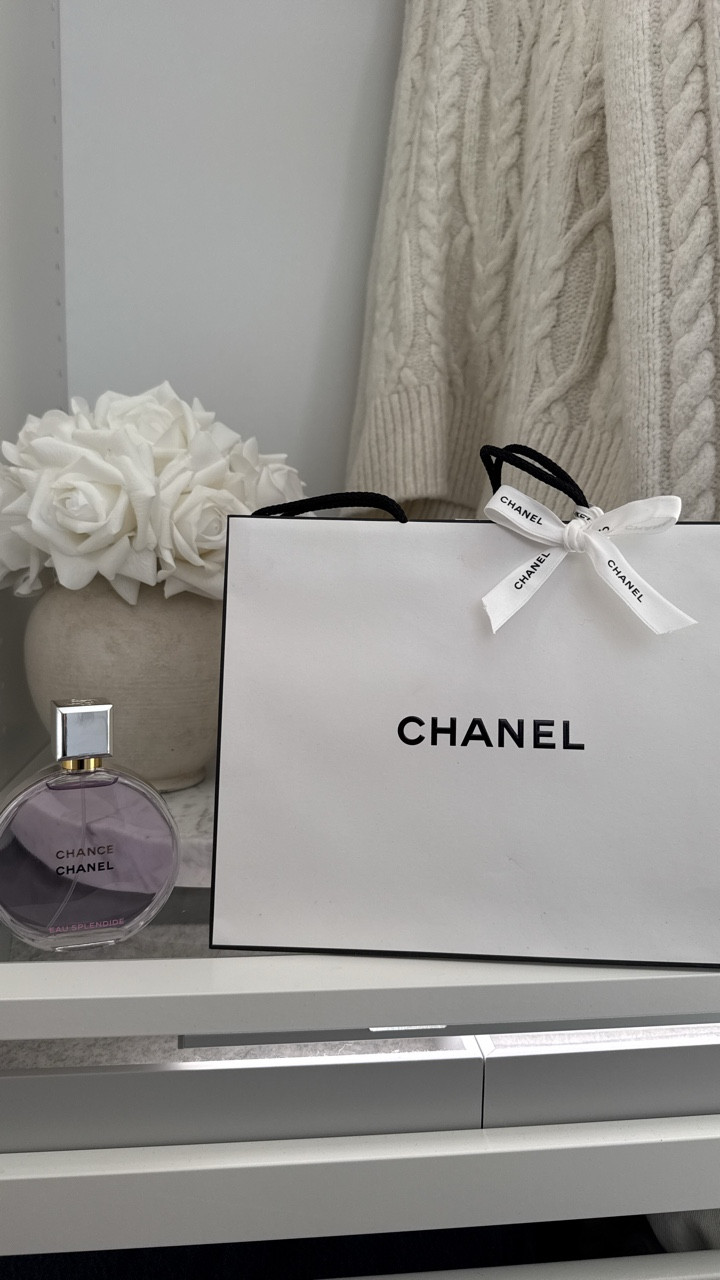 thank you @chanelofficial & @chanel.beauty for the sweet gift!!!🤍