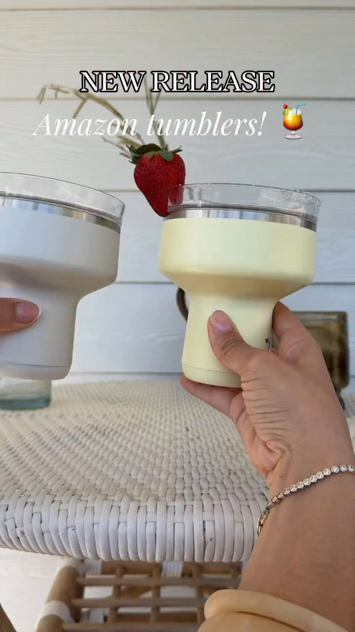 Fun drink season 💃🏻 Comment “CUP” for the links to this cuuute NEW TUMBLER on Amazon! These come in so many fun colors! Perfect for your backyard relaxing or to take on vacation with you!!!💞😍 these will sell out so quickly make sure to snag and follow my account to receive the 🔗🩷 #tumblers #amazonvacation #tumbler #eatdrinkplay