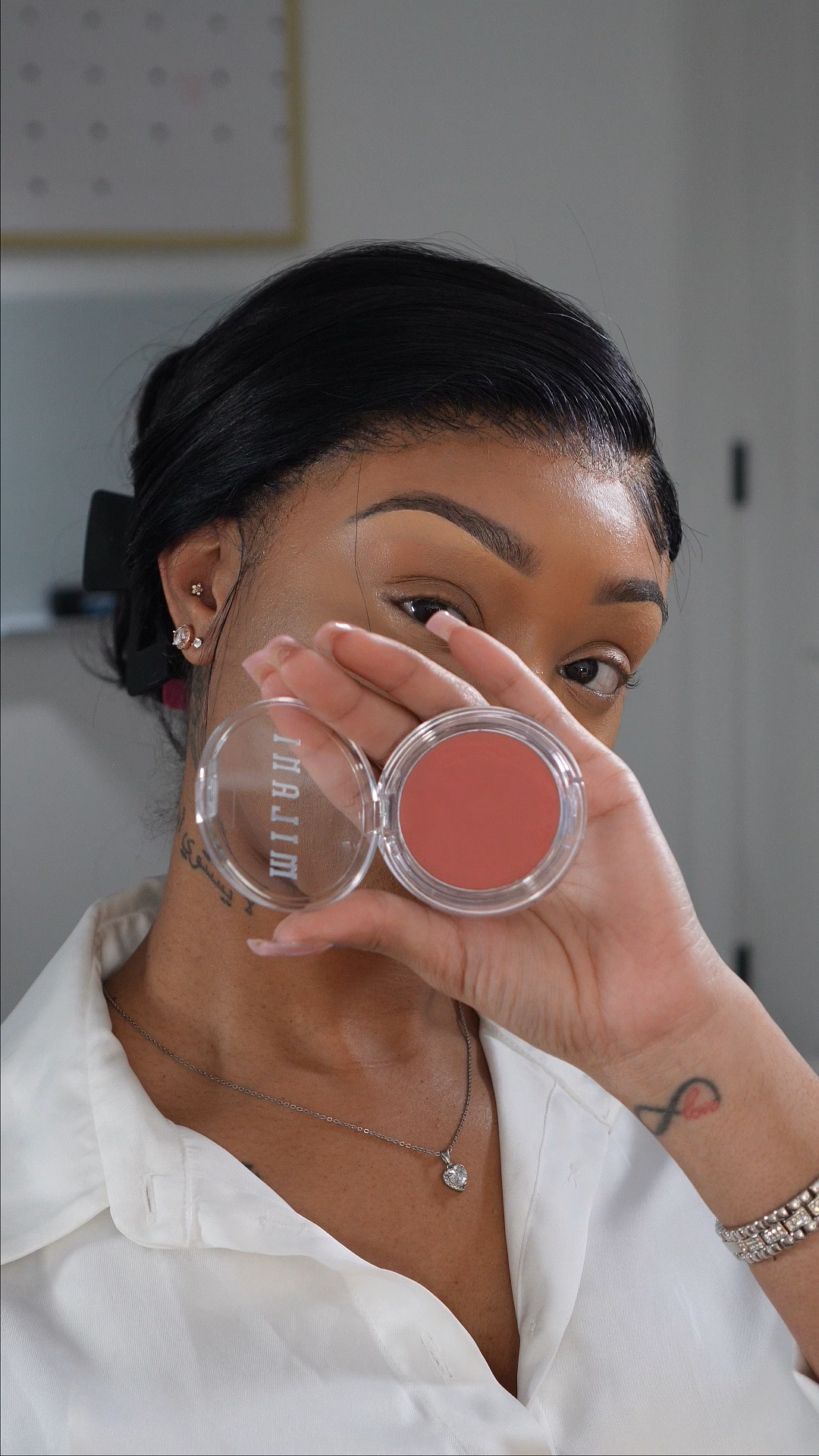 Application of Milani’s Cream Bronzers and Blushes are an ease. A new product for me and I’m
stoked at the turn out, she looks bomb 😍 Grab you someee!
#GRWMilani | #milanicosmetics | #blushlayering, #Target, #TargetPartner #ad