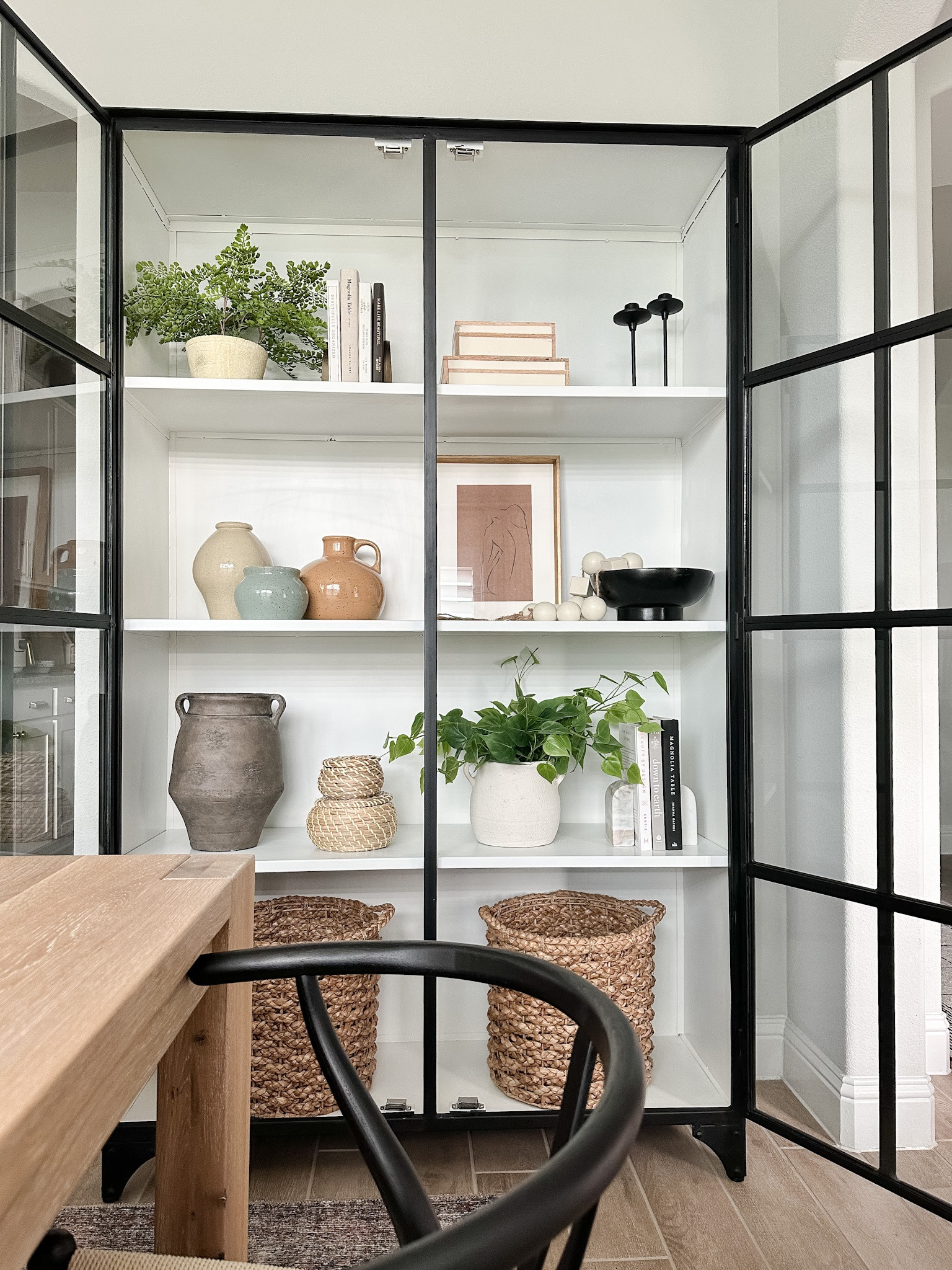 Shelf decor
Shelfie
Cabinet decor

#LTKhome