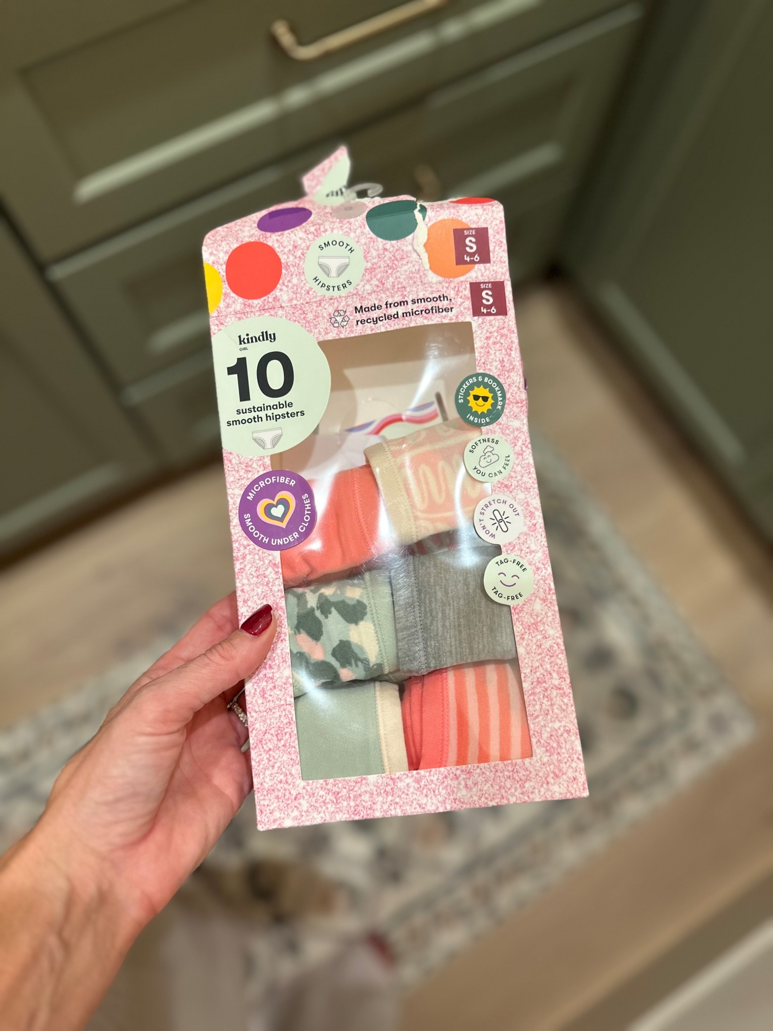 I just discovered this brand at Walmart and am super impressed. The softest little girls underwear. No tag. 