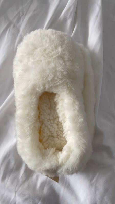 
Faux fur slippers from Target $8

Faux fur slippers 
Slippers
White slippers
White faux fur slippers
Fall slippers
Winter slippers
Fall fashion 
Fall style
Fall favorites 
Fall fashion favorites 
Fall fashion finds
Fashion
Style
Aesthetic 
Stylish
Trending 
Trendy
More for less
Affordable slippers
Slippers under $10
Slippers under $15
Target
Target slippers
Target finds
Target style
Target fashion
Target fashion finds
Women’s slippers
Slipper socks
Slip proof slippers
#LTKunder50
#LTKunder100

#LTKstyletip #LTKHoliday #LTKGiftGuide