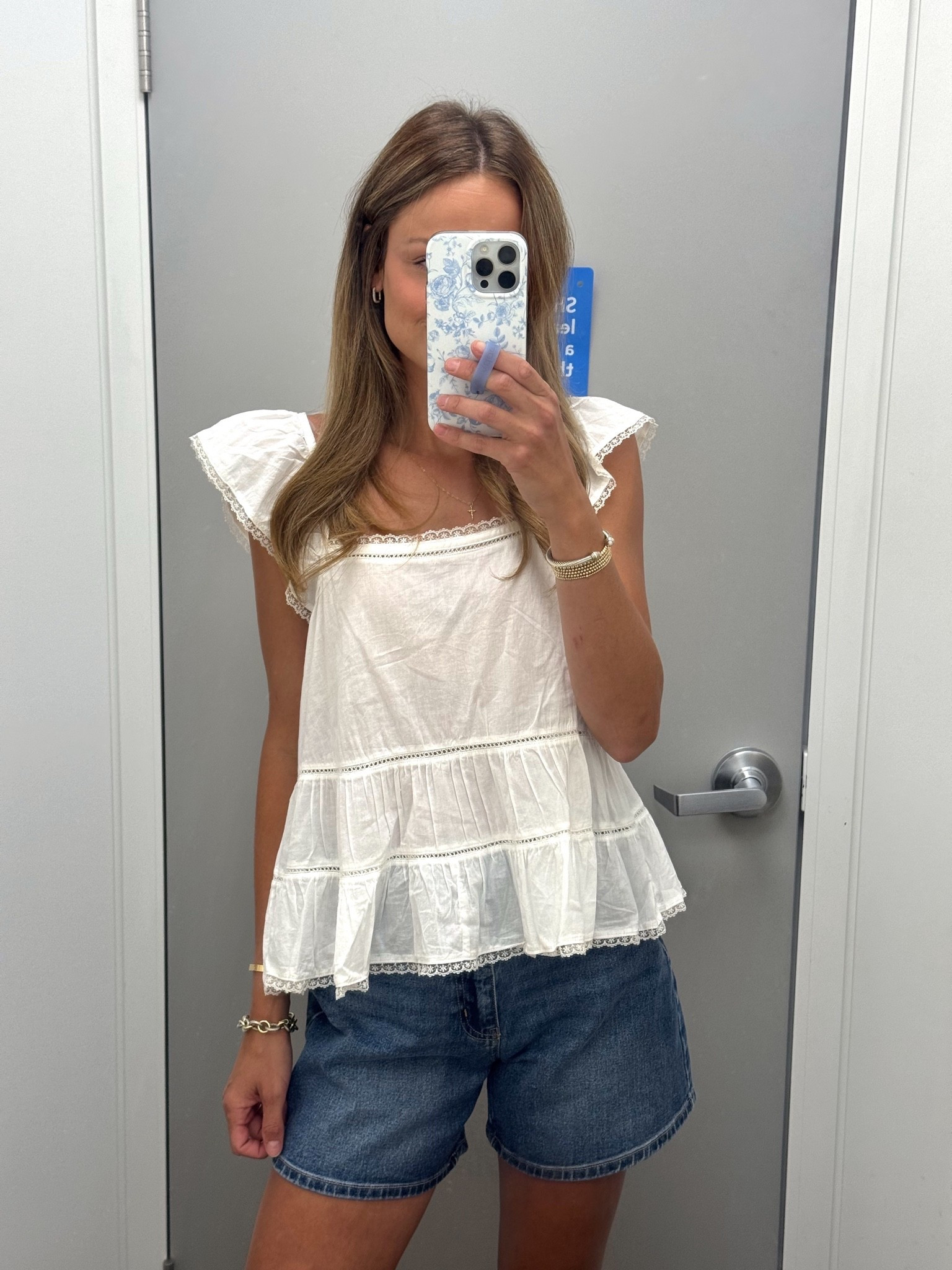 Xs top, 2 in shorts

#LTKSaleAlert