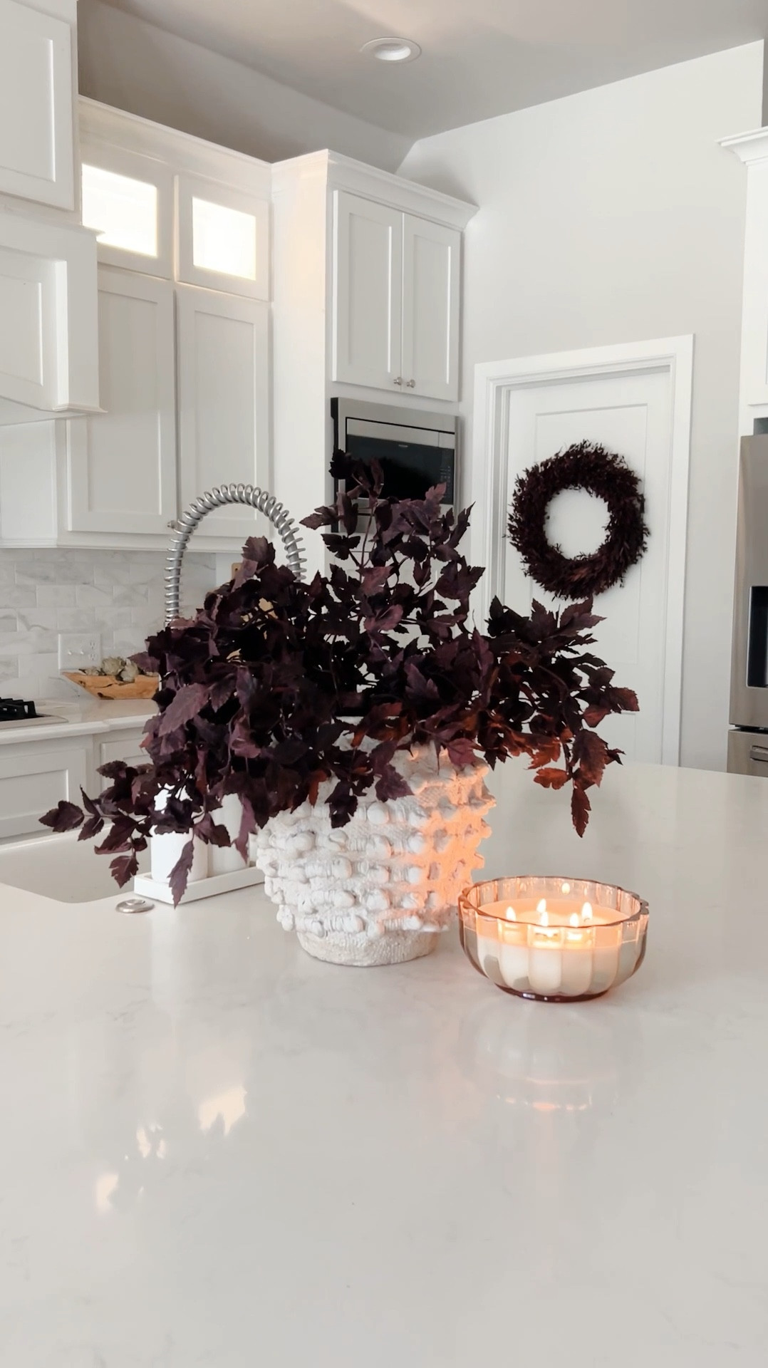 Tienes que comprar estas ramas púrpuras ! Viene en un set de 6 y la consigues en Amazon #amazonhome #amazondecor #target 

#LTKHome #LTKVideo #LTKSeasonal