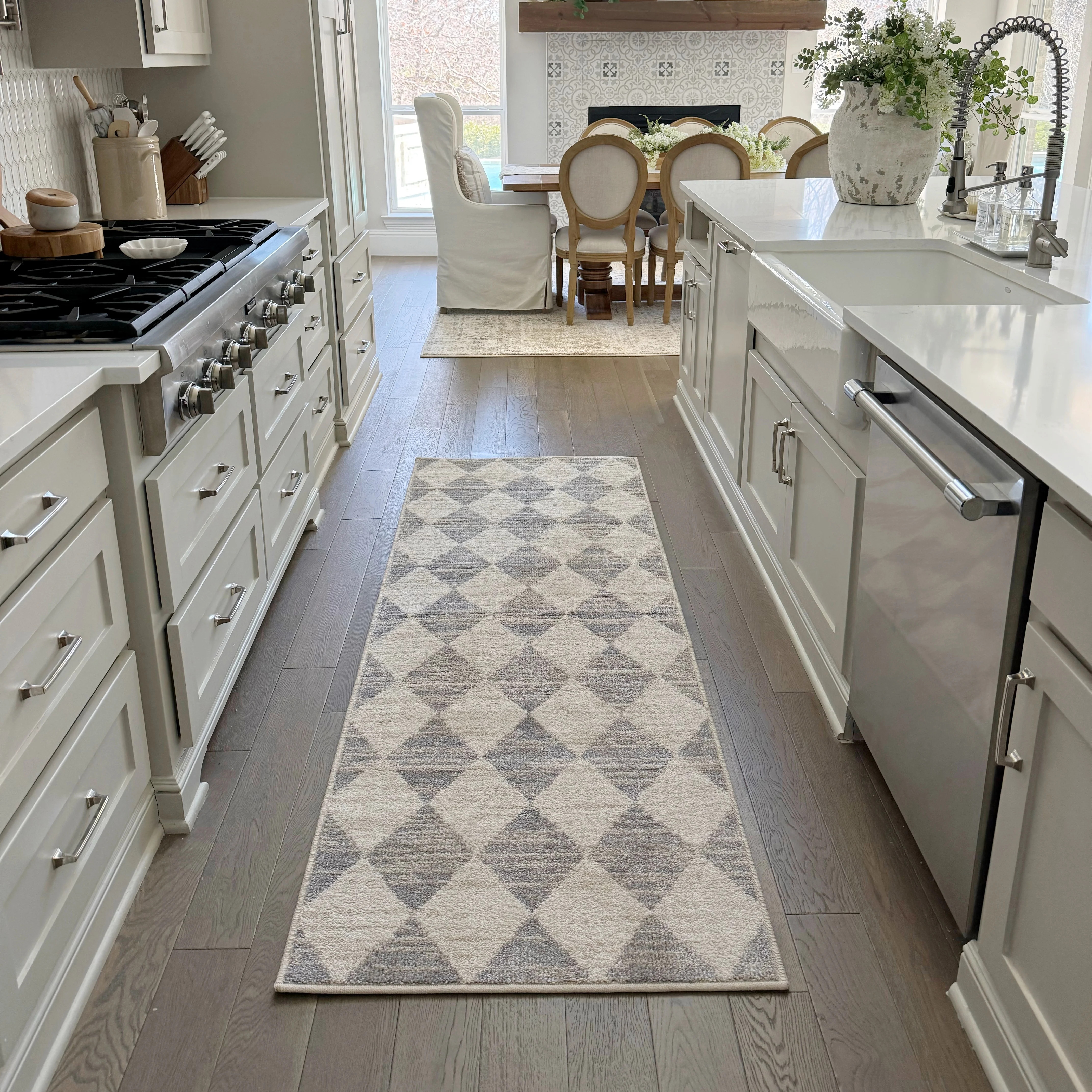 My Texas House Bronwyn 2' X 5'6" Grey Geometric Runner Rug | Walmart (US)