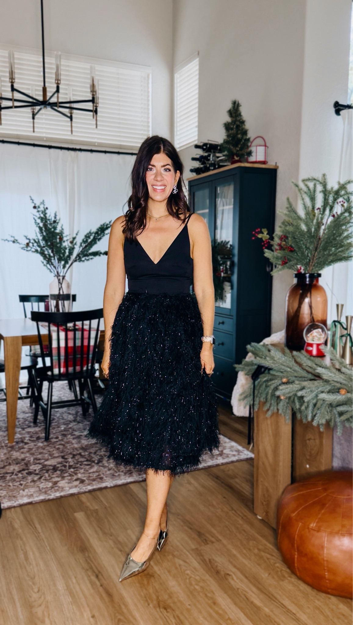 H&M holiday haul
In a medium feather dress
Gold slingback heel 

#LTKSaleAlert #LTKHoliday #LTKMidsize