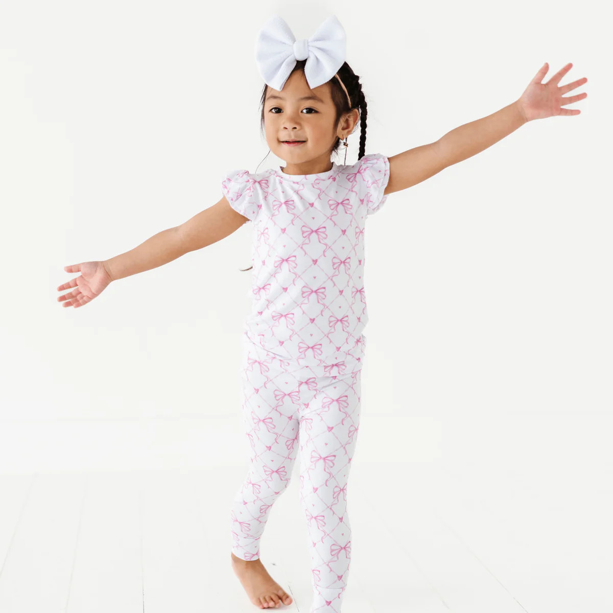Take A Bow Two-Piece Pajama Set - Short Sleeve | Bums & Roses