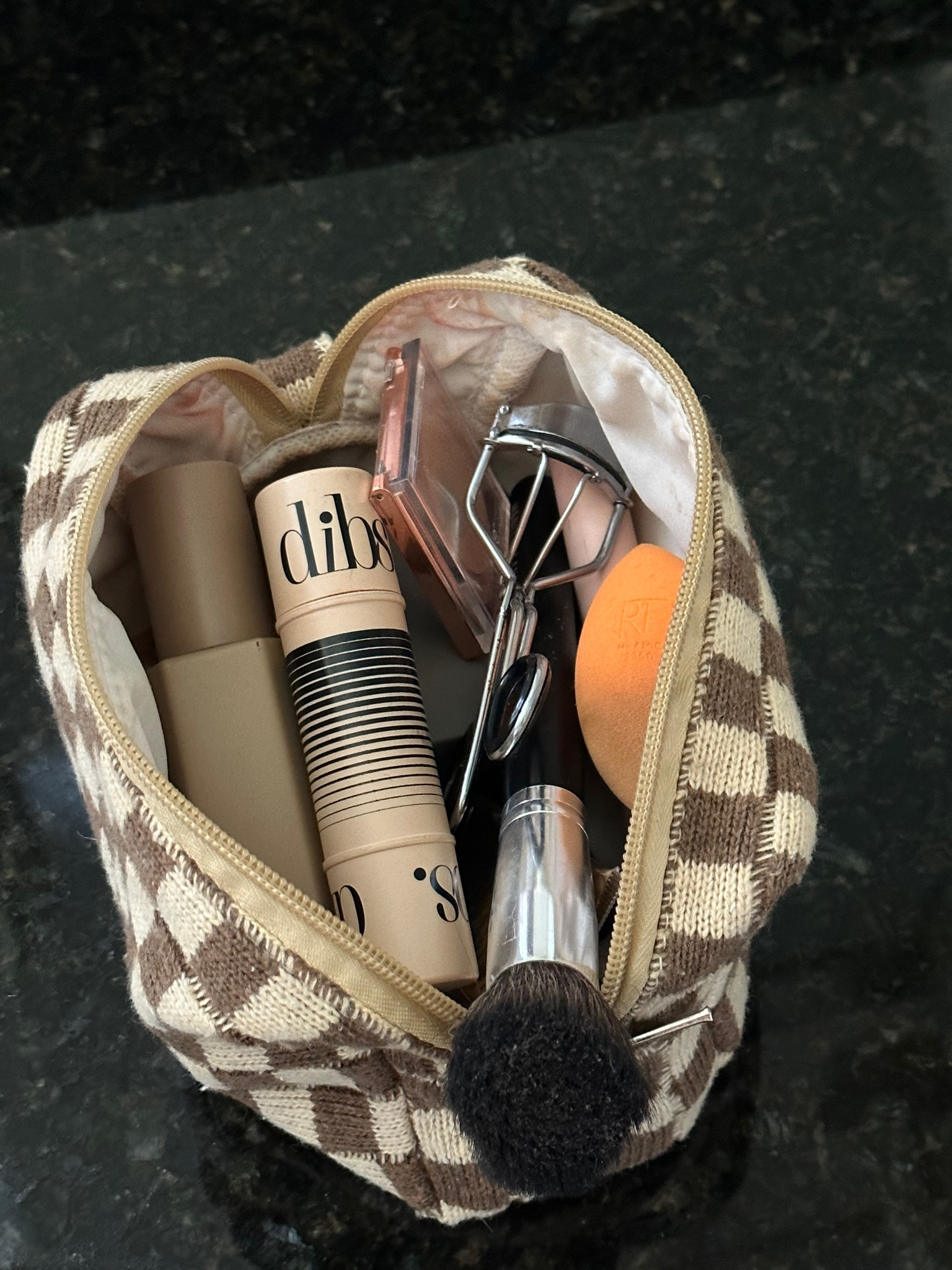 my current makeup favs ⭐️

Under eye corrector: light medium 
Blush: you do too 
Bronzer: sand 

#LTKbeauty