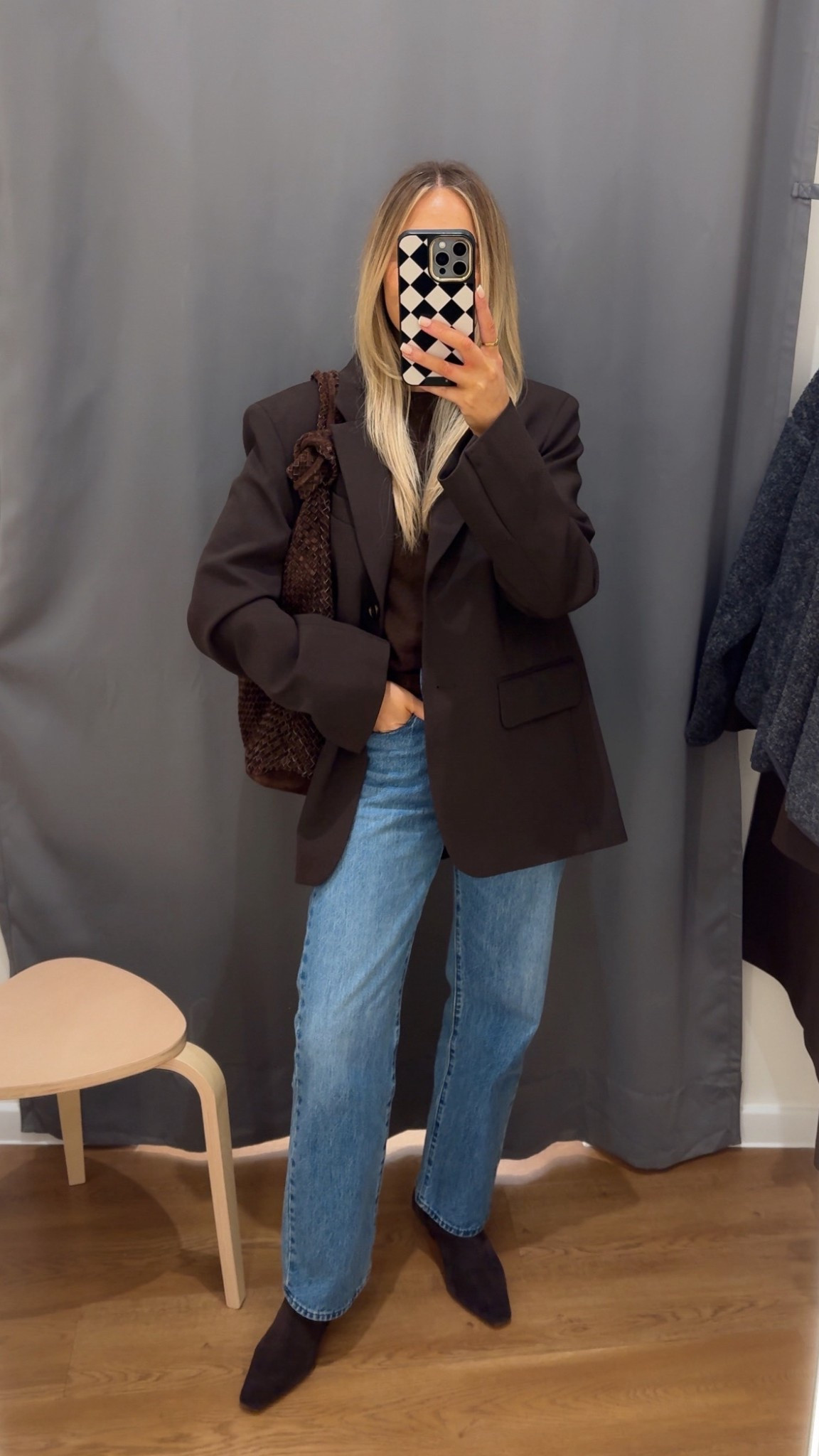 Blazer: 6
Brown cashmere jumper: small
Jeans: 24 waist 29 leg (size down!) 

#LTKautumn #LTKjeans #LTKworkwear