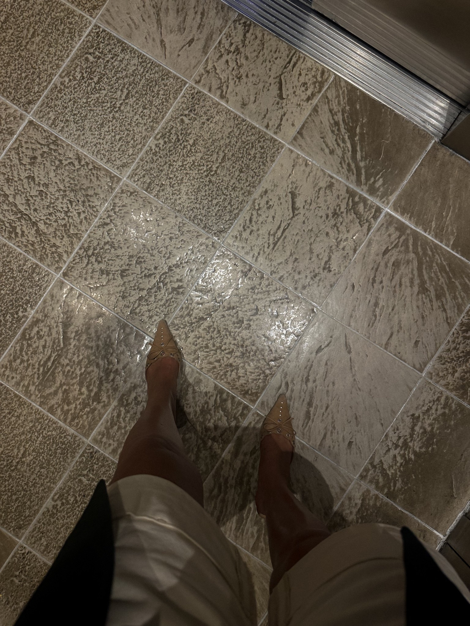 dinner + dumplings 🥟

#LTKSeasonal #LTKShoeCrush #LTKFindsUnder100