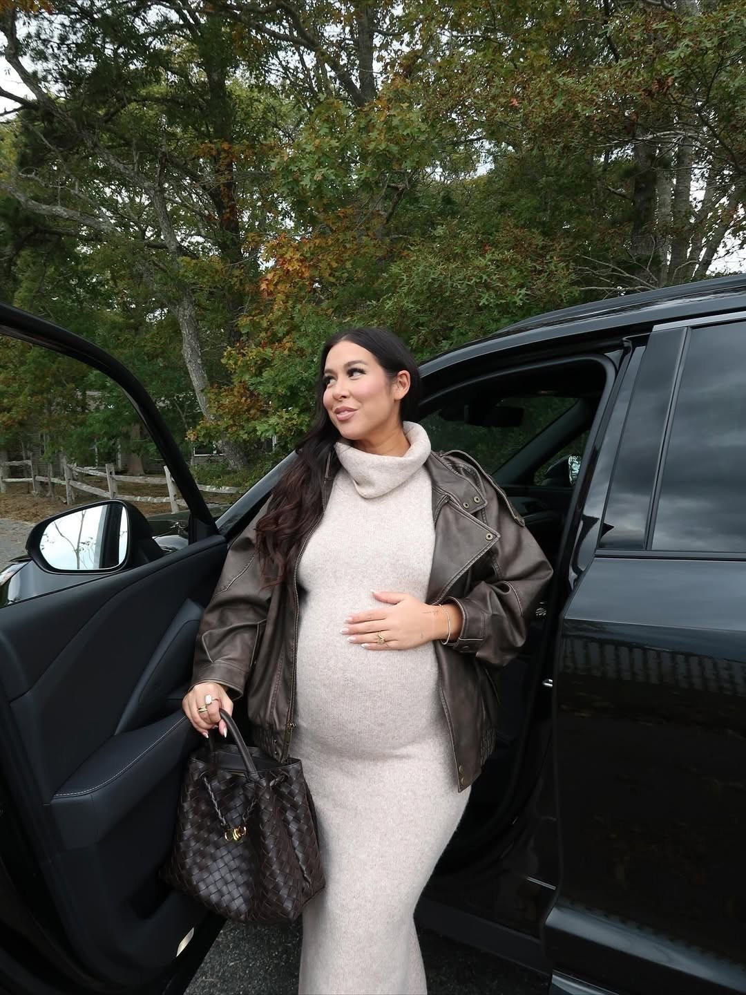 Midsize sweater dress, size XL!

Fall outfit inspo, bump friendly dress, baby shower dress, Thanksgiving outfitt