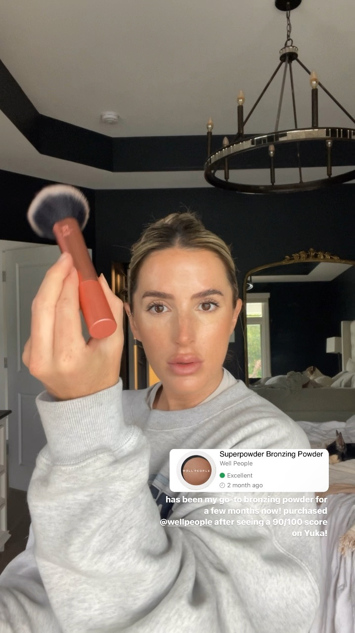 shade I’m using is golden hour!

Non-toxic beauty 
Non-toxic bronzer 
Non-toxic makeup 