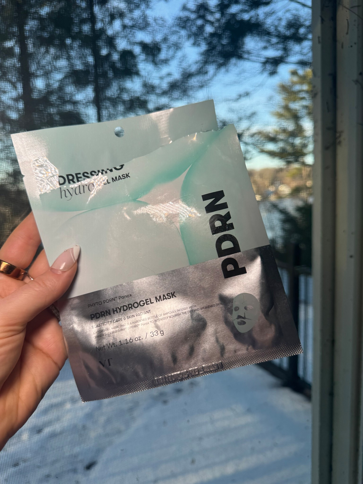 super hydrating, glowy skin sheet kbeauty mask , great stocking stuffer for your skincare lovers🎁

Skincare 

#LTKGiftGuide #LTKBeauty #LTKselfcare