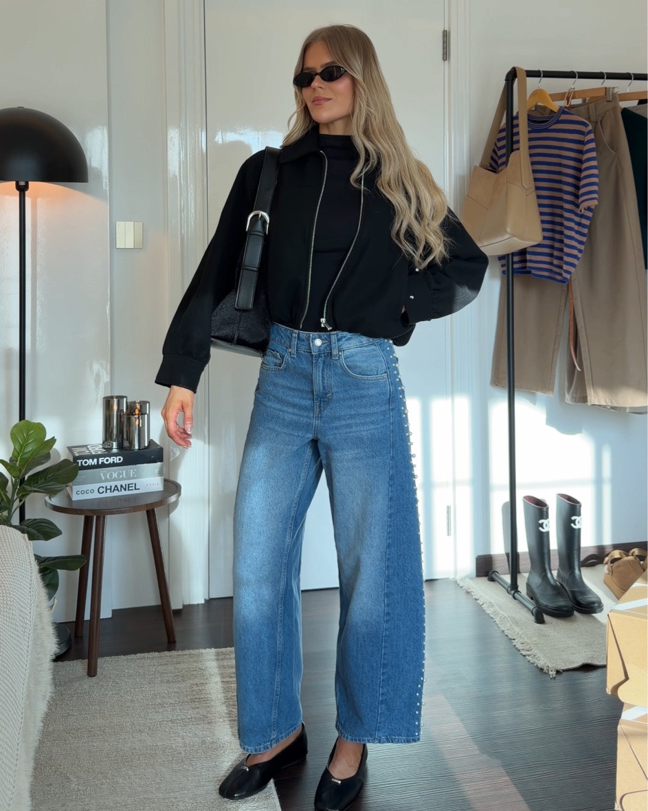 ZARA AUTUMN HAUL OUTFIT 5 🖤👖🍂 
➡️ my sizes (I am 1,70m tall):
- Jeans: size EU34
- Black high neck top: size S
- Bomber jacket : size XS
- ballet flats: true to size