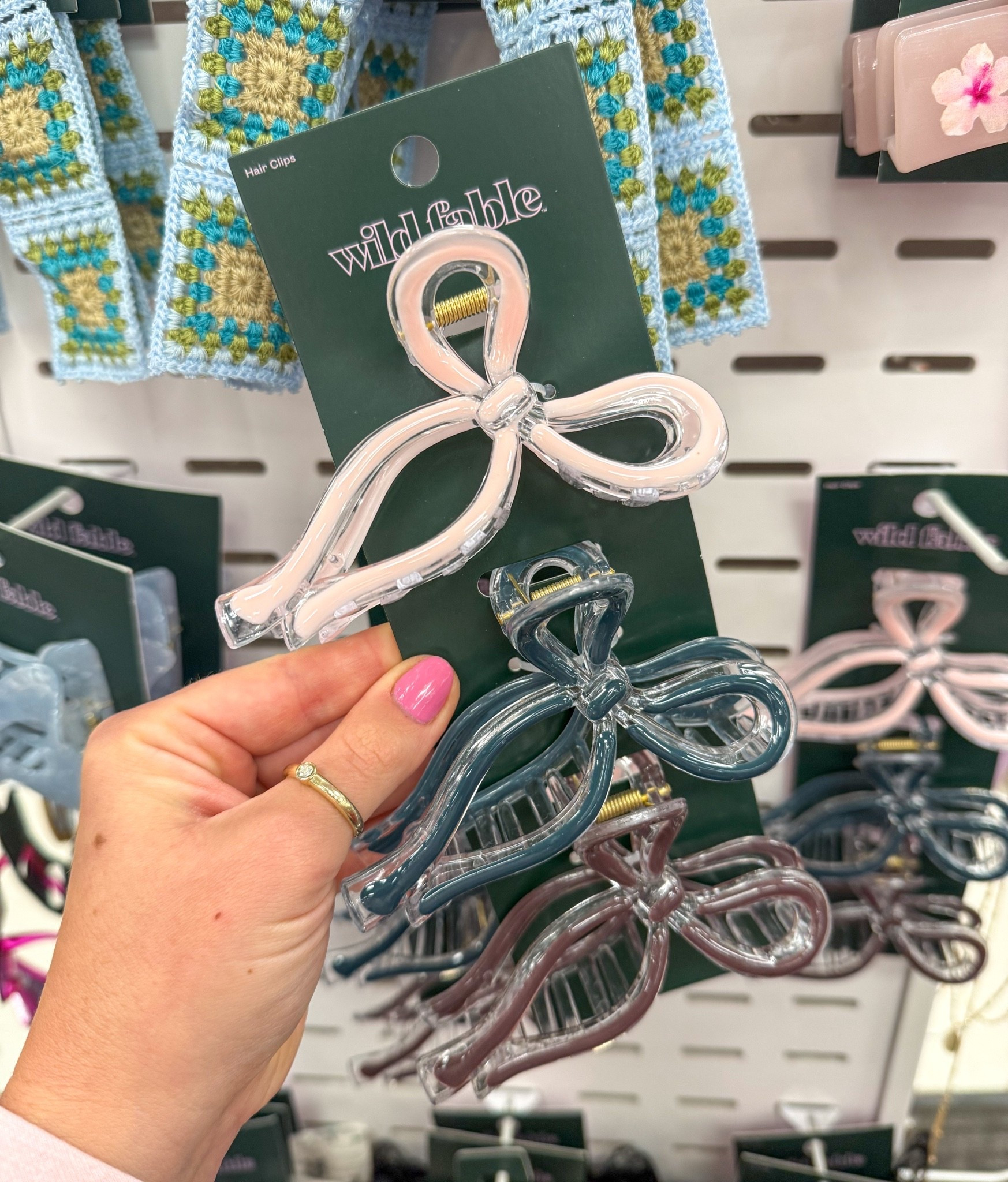 The cutest new hair clips! 🎀

#LTKdayinmylife #LTKgrwm #LTKSeasonal