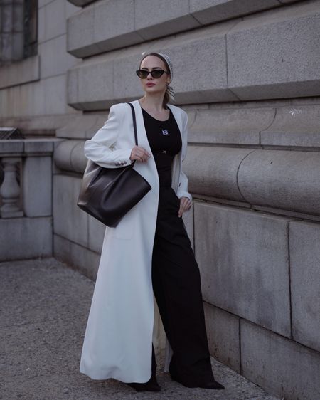 Block and white spring look and a chic tote bag 🖤 

#LTKSeasonal #LTKitbag #LTKstyletip