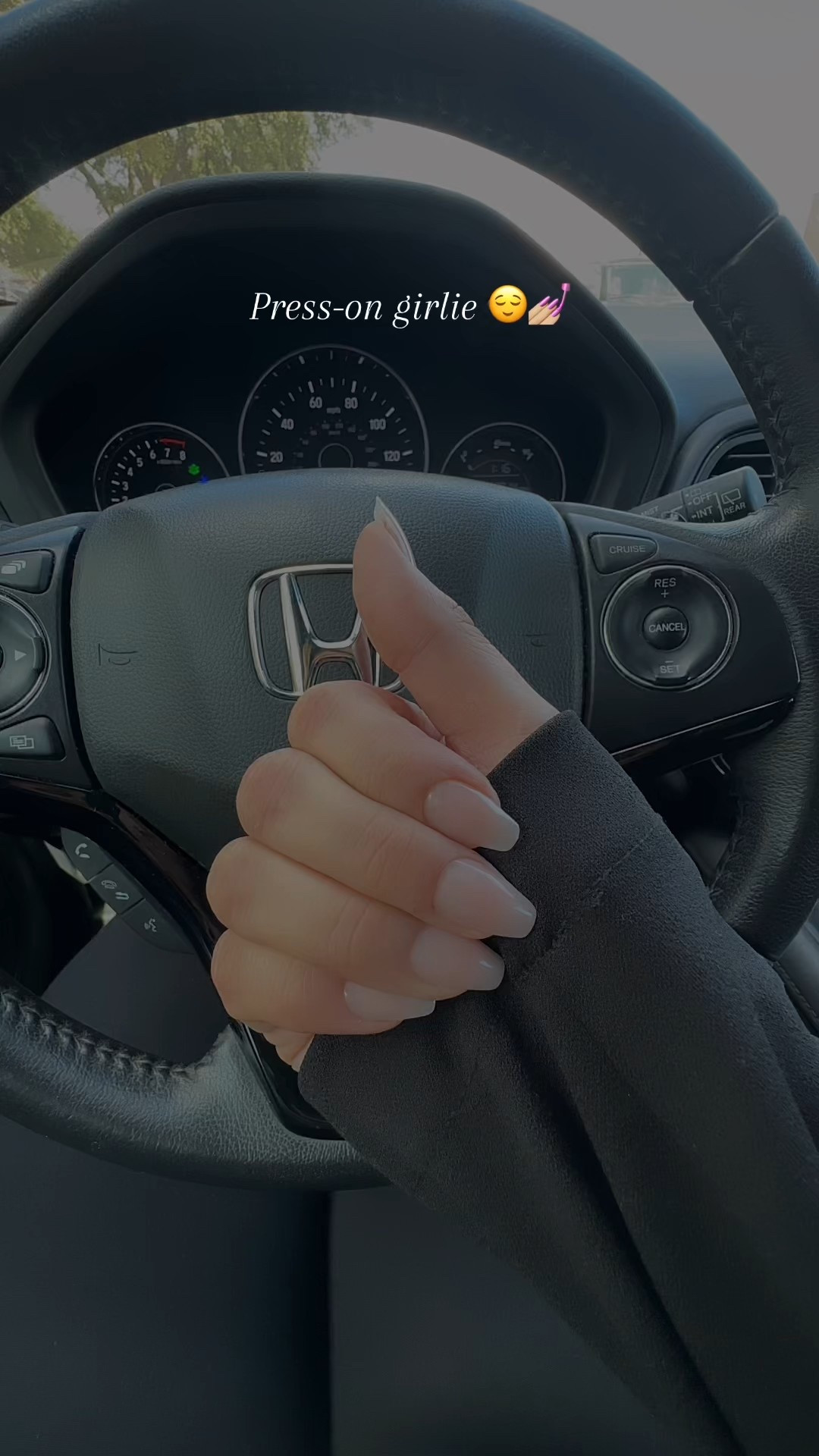 Loveeee these Dollar General press-on nails 💅🏼😍

#LTKWedding #LTKStyleTip #LTKBeauty