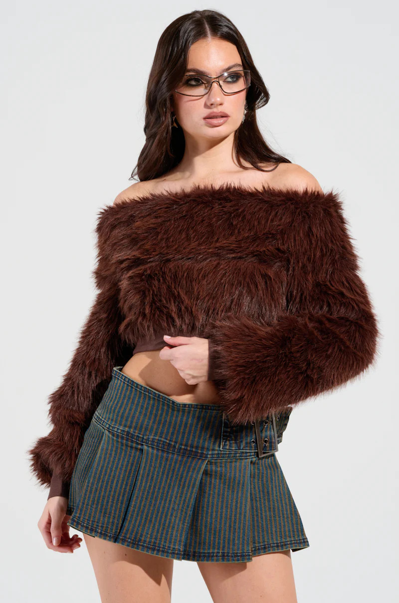 COME AND GET IT FUR TOP | AKIRA