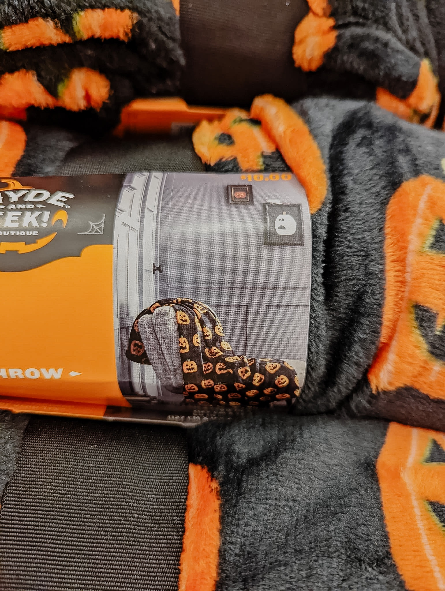Target Hyde and Eek throw blanket 

Halloween blanket. Hyde and eek. Target 
. Pumpkin decor. Fall decor. Halloween decor . Under10.  home decor 

#LTKHalloween #LTKSeasonal #LTKhome