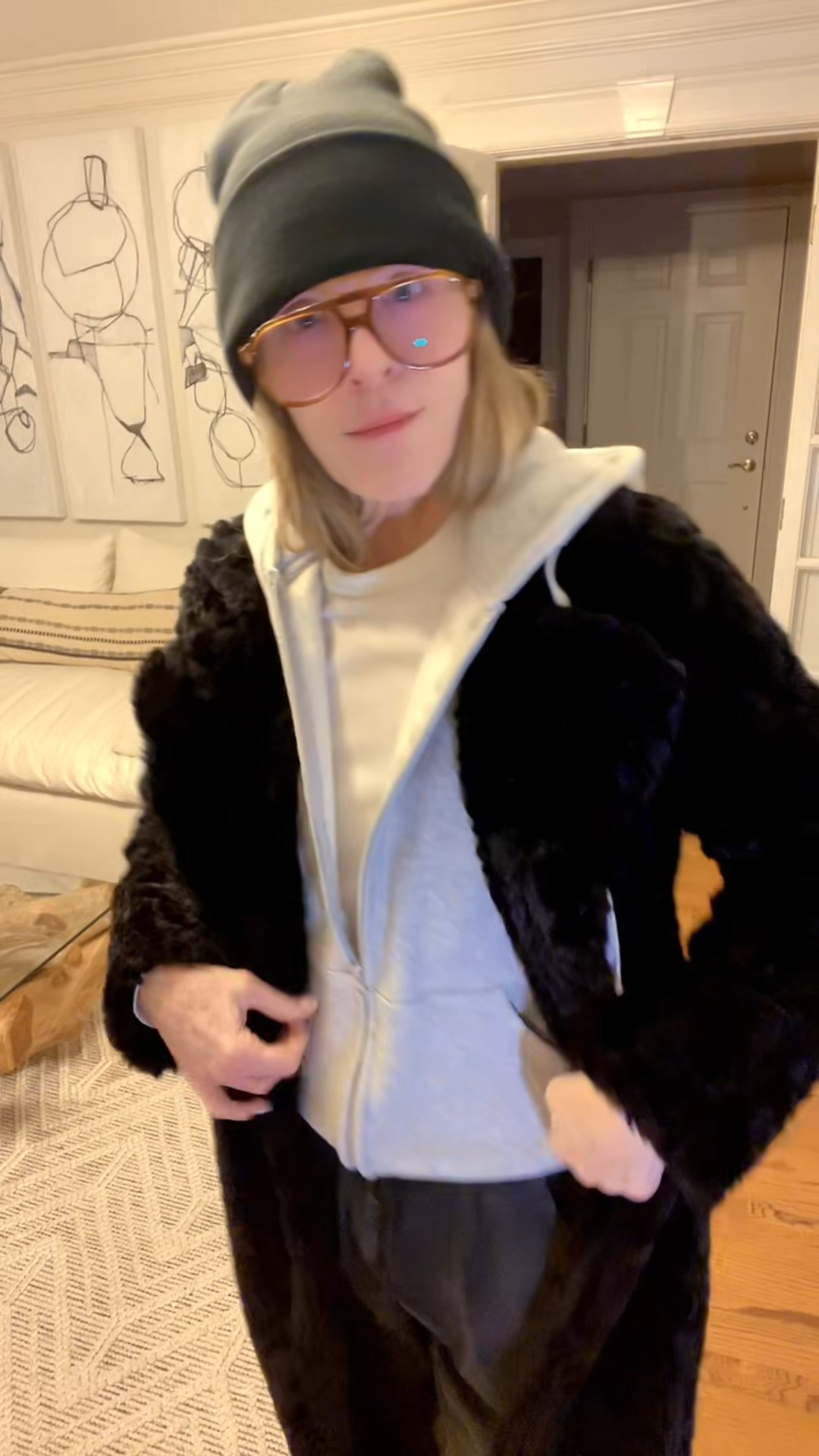 Get your faux fur on! This exact coat is out of stock but I linked another great choice. The cargos are THE best addition to my wardrobe lately.OBSESSED! 👇🏻

#LTKootd #LTKgrwm #LTKOver40