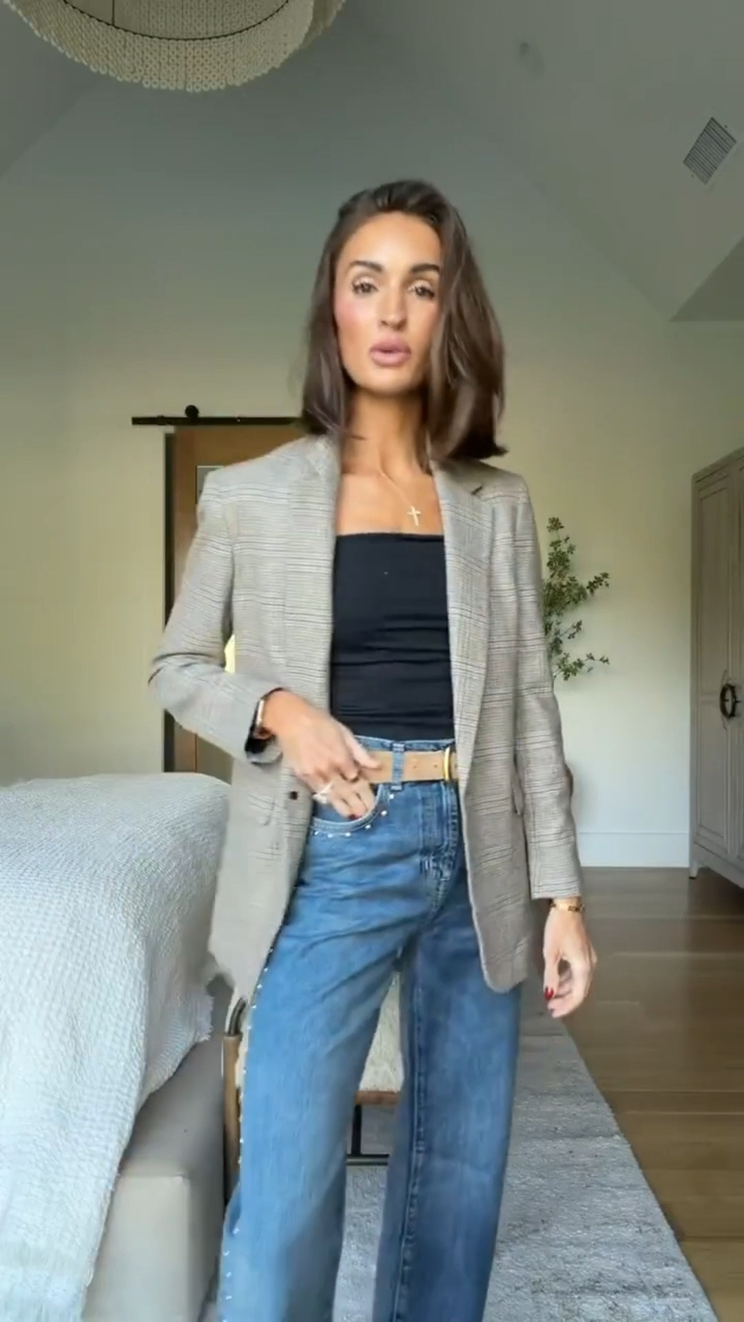 cannot believe this blazer + these wide legs jeans are 40% off rn! 🤭

#LTKHoliday #LTKSaleAlert