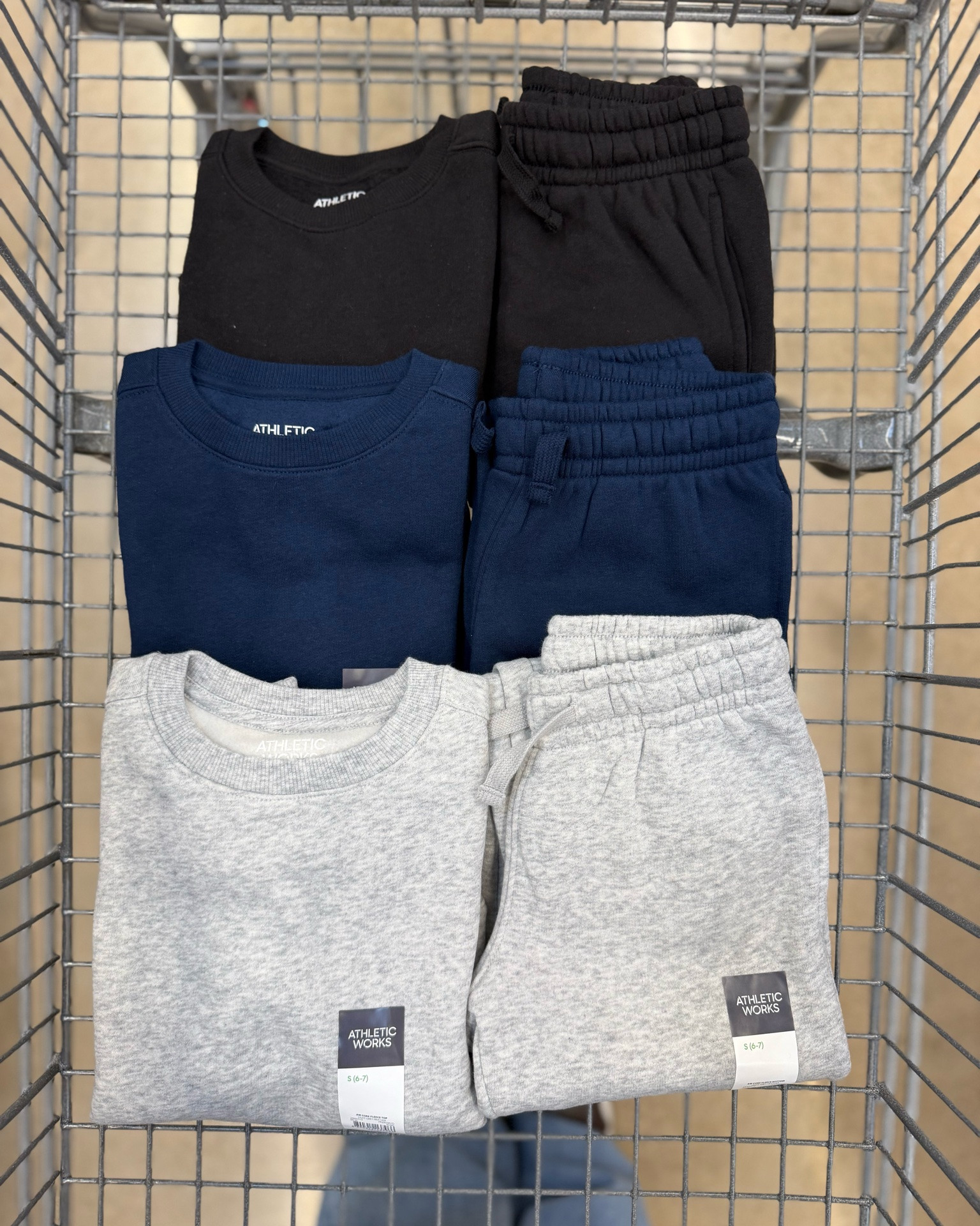Boys Athletic Works fleece matching top and bottoms, go check them out !👦🏻🍂

Linking here, find them at Walmart✨🔗

#LTKSeasonal #LTKmomlife #LTKKids