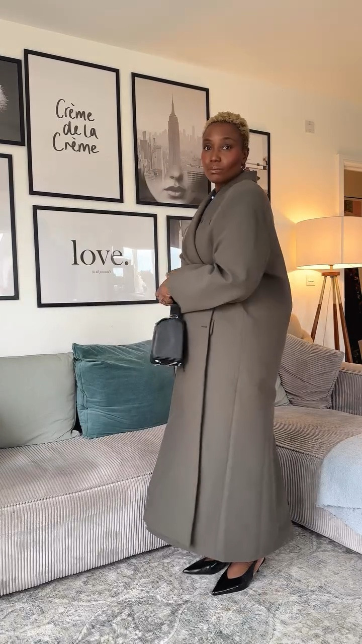 Spend an evening with me previewing @monsoon spring summer collection.. 

Outfit linked on my @ltk.europe comment shop to shop this look and my fave from the collection..