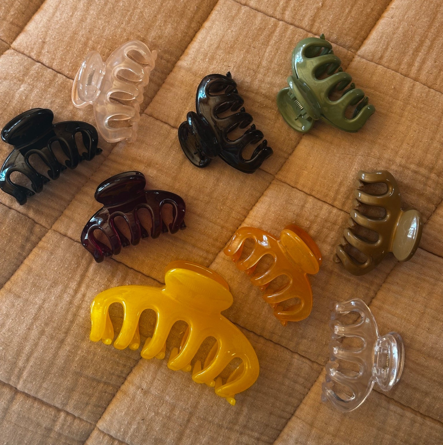 THE BEST CLAW CLIPS IN EXISTENCE 

#LTKStyleTip #LTKFindsUnder50 #LTKBeauty