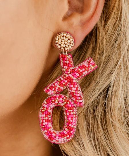 My picks from the Pink Lily Valentines Day collection! I love this XO Valentine’s Day beaded earrings!! ❤️