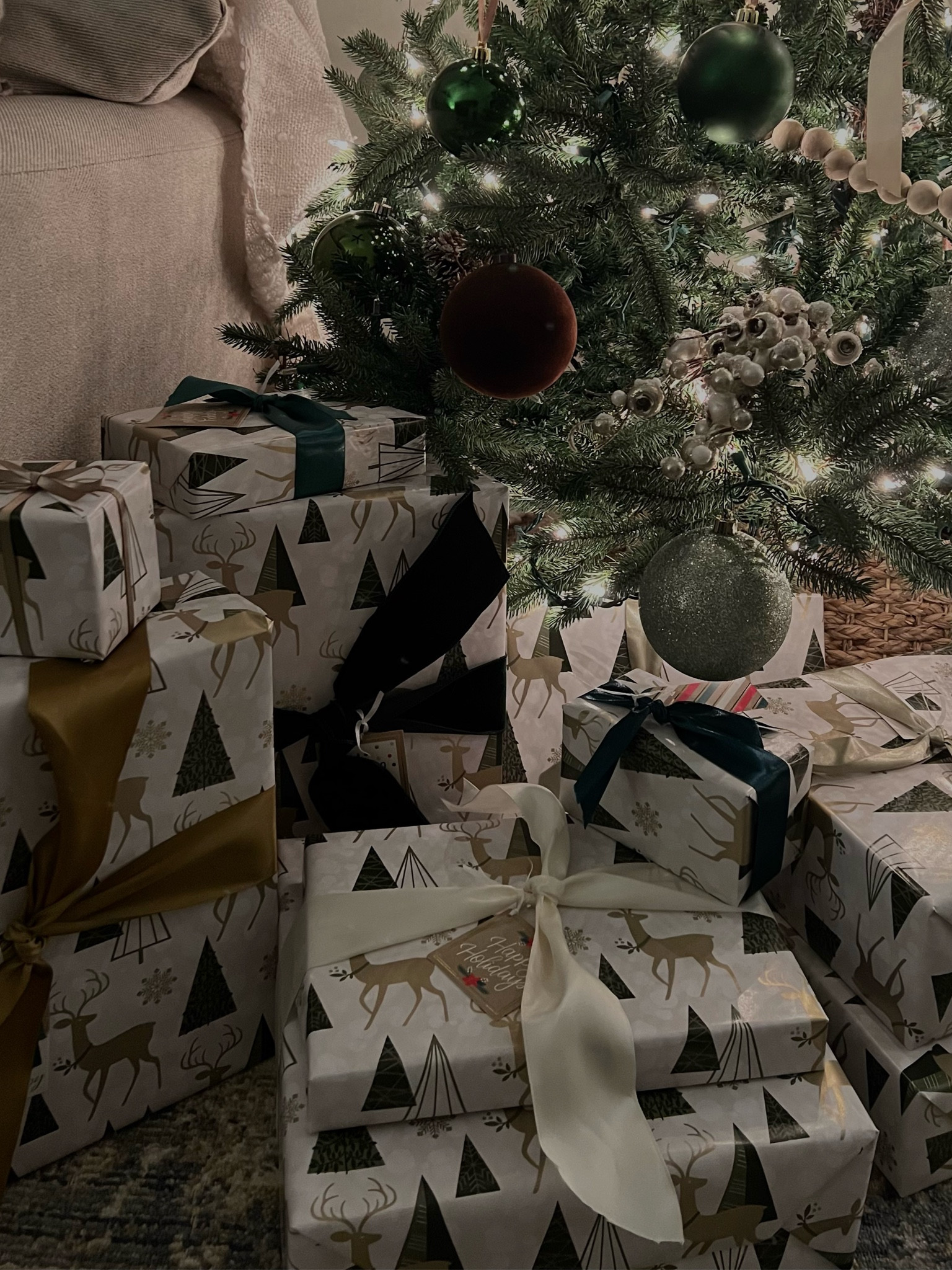 christmas gift wrapping

#LTKGiftGuide #LTKSeasonal #LTKHoliday