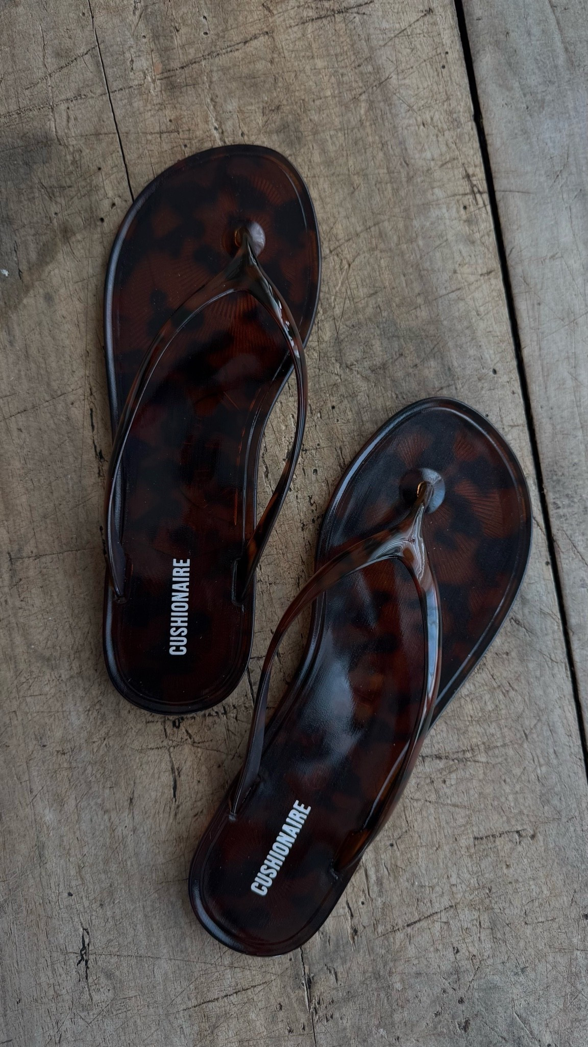 Classiest flip flop! 🤎 Fits tts