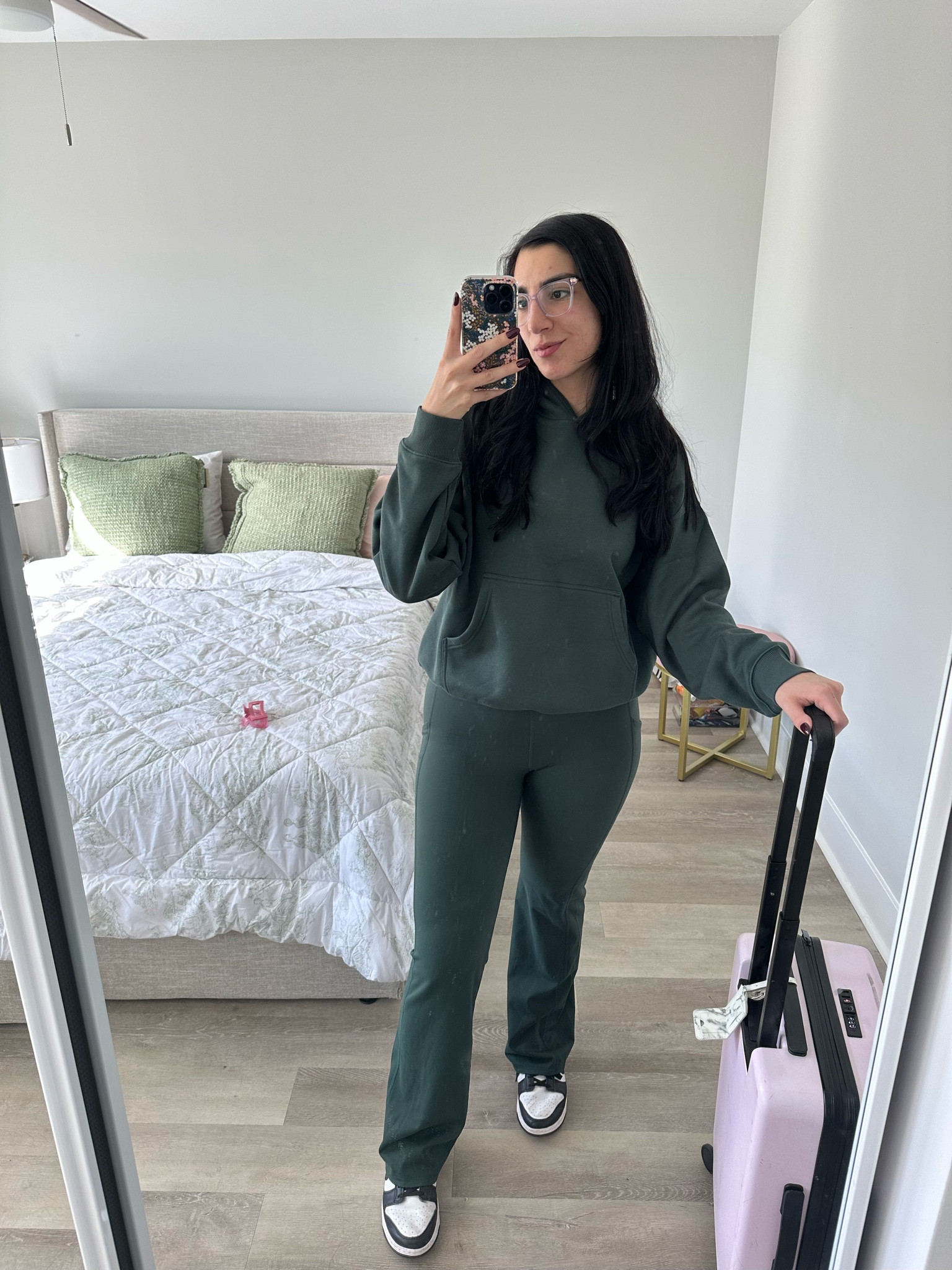 Fabletics
Cold weather leggings
Dark green hoodie 
Dark green leggings
Work out wear 
Lounge wear 