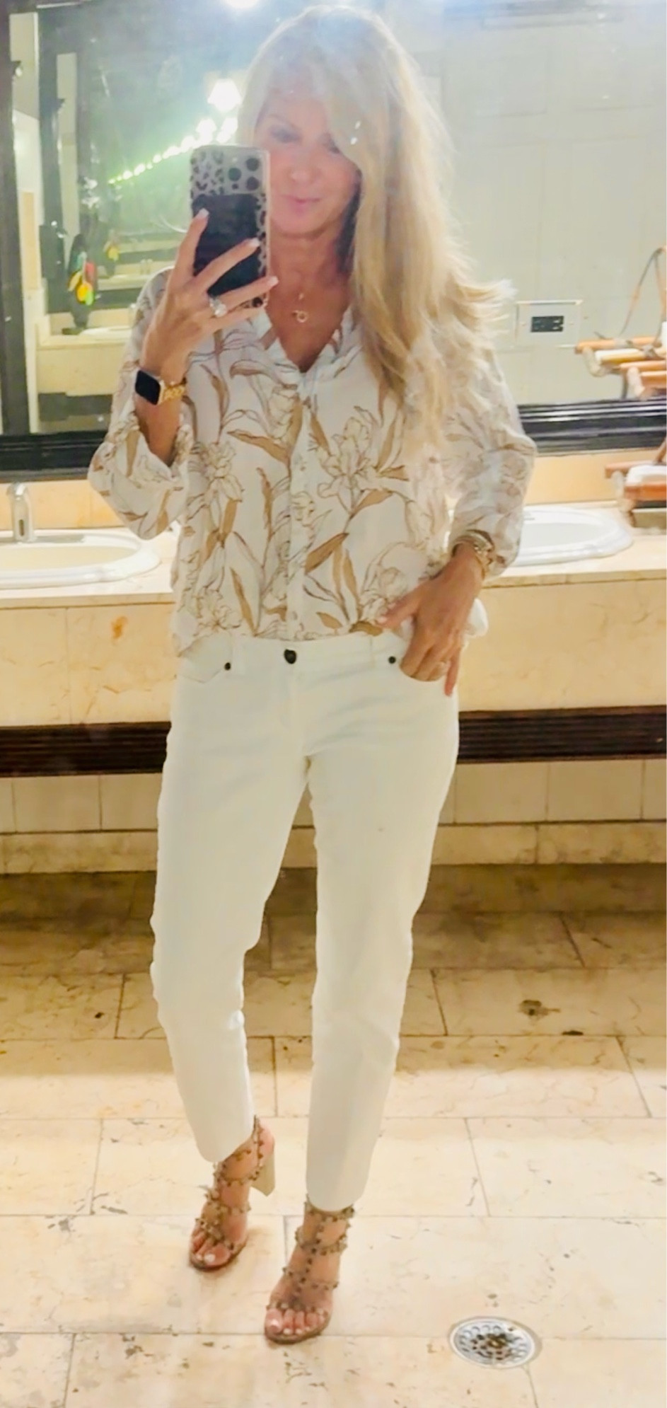 A few of my favorite things…
Valentino & Cartier
#fyp #valentino #cartier #bahamas
#designershoes #necklace #bracelet 


#LTKShoeCrush #LTKStyleTip #LTKOver40