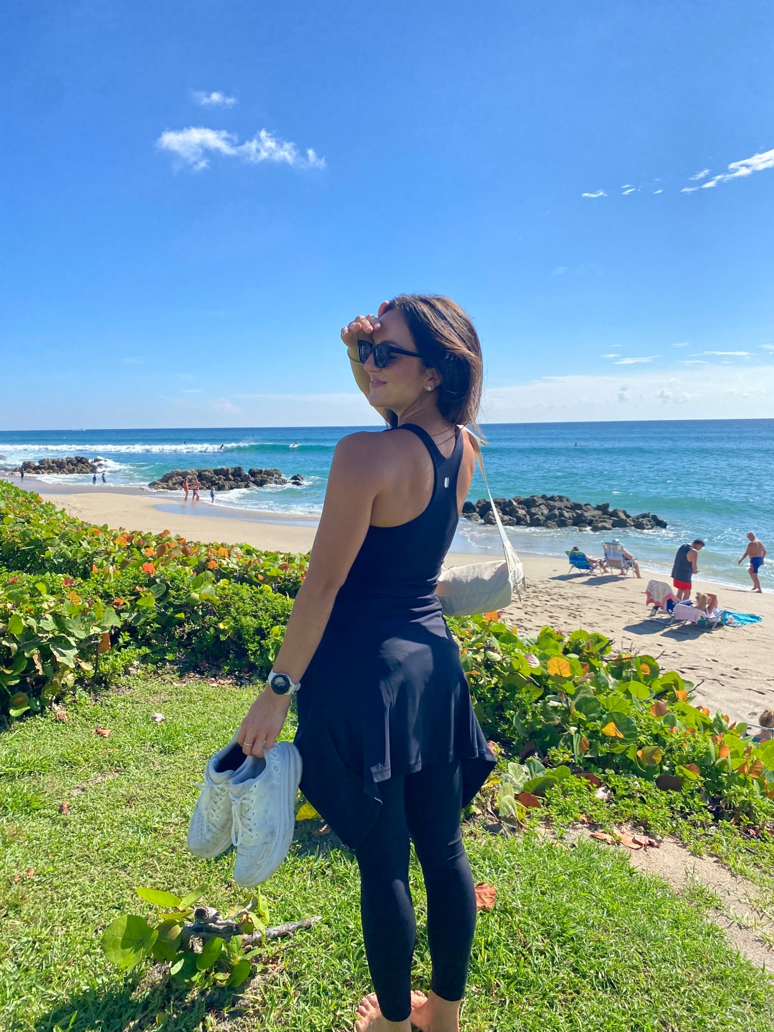 New Rhoback vista collection drops today! I’m wearing small in all pieces! 

#LTKFindsUnder100 #LTKActive #LTKSeasonal