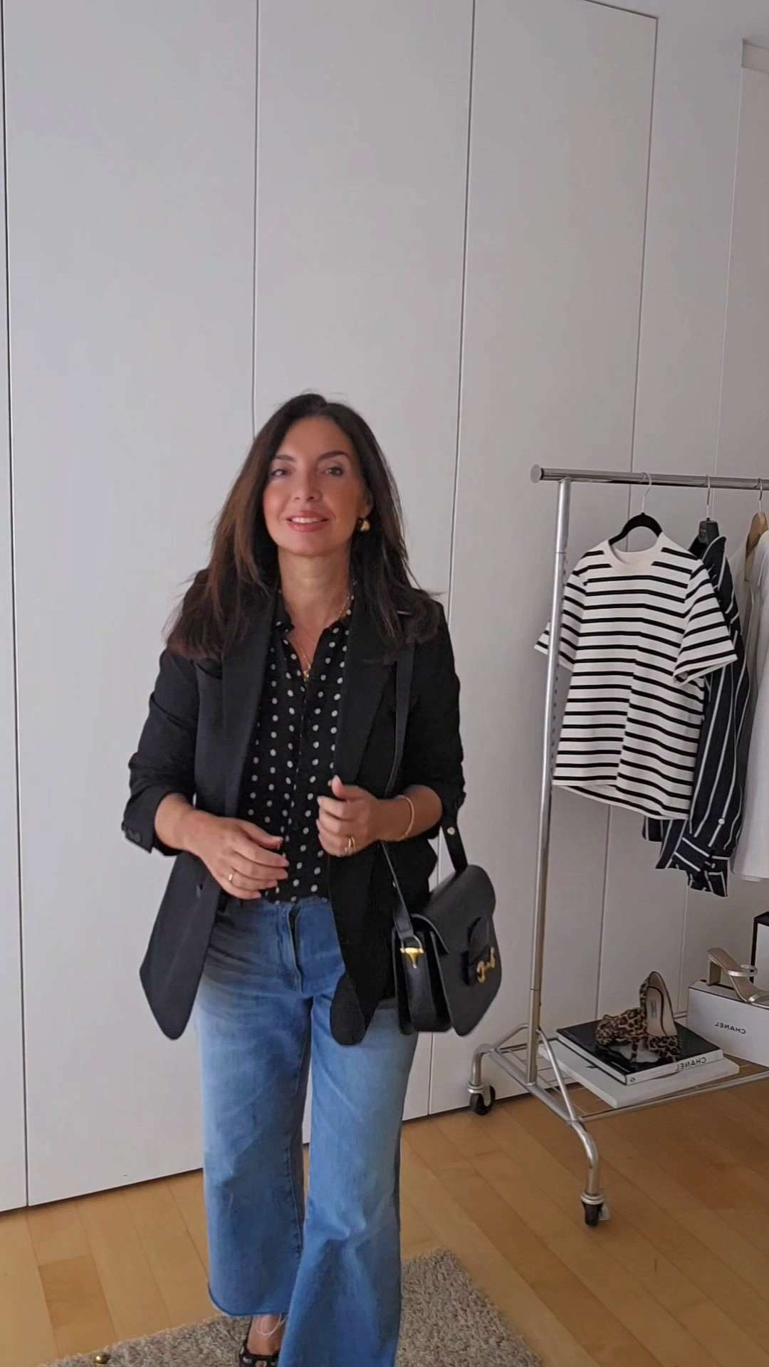 🇮🇹 Jeans Agolde a vita alta abbinati a una camicia a pois: un look casual-chic perfetto per la città o il weekend. L’outfit unisce stile e comfort, ideale da indossare con sneakers, stivaletti o décolleté. I dettagli dei pois rendono il look femminile e sofisticato, mentre i jeans Agolde valorizzano la silhouette e aggiungono un tocco trendy. Outfit da street style irresistibile!

🇬🇧 High-waisted Agolde jeans paired with a chic polka dot blouse: the perfect casual-chic look for city strolls or weekend outings. This outfit combines style and comfort, ideal with sneakers, ankle boots, or heels. Polka dot details add a feminine, sophisticated touch, while Agolde jeans flatter the silhouette and give a trendy street style vibe.

#guardarobacapsula #ootdstyle #fashioninspo
High-waisted Agolde jeans paired with a chic polka dot blouse: the perfect casual-chic look for city strolls or weekend outings. This outfit combines style and comfort, ideal with sneakers, ankle boots, or heels. Polka dot details add a feminine, sophisticated touch, while Agolde jeans flatter the silhouette and give a trendy street style vibe.

#guardarobacapsula #ootdstyle #fashioninspo  

 #LTKitalia #LTKeurope #LTKstyletip