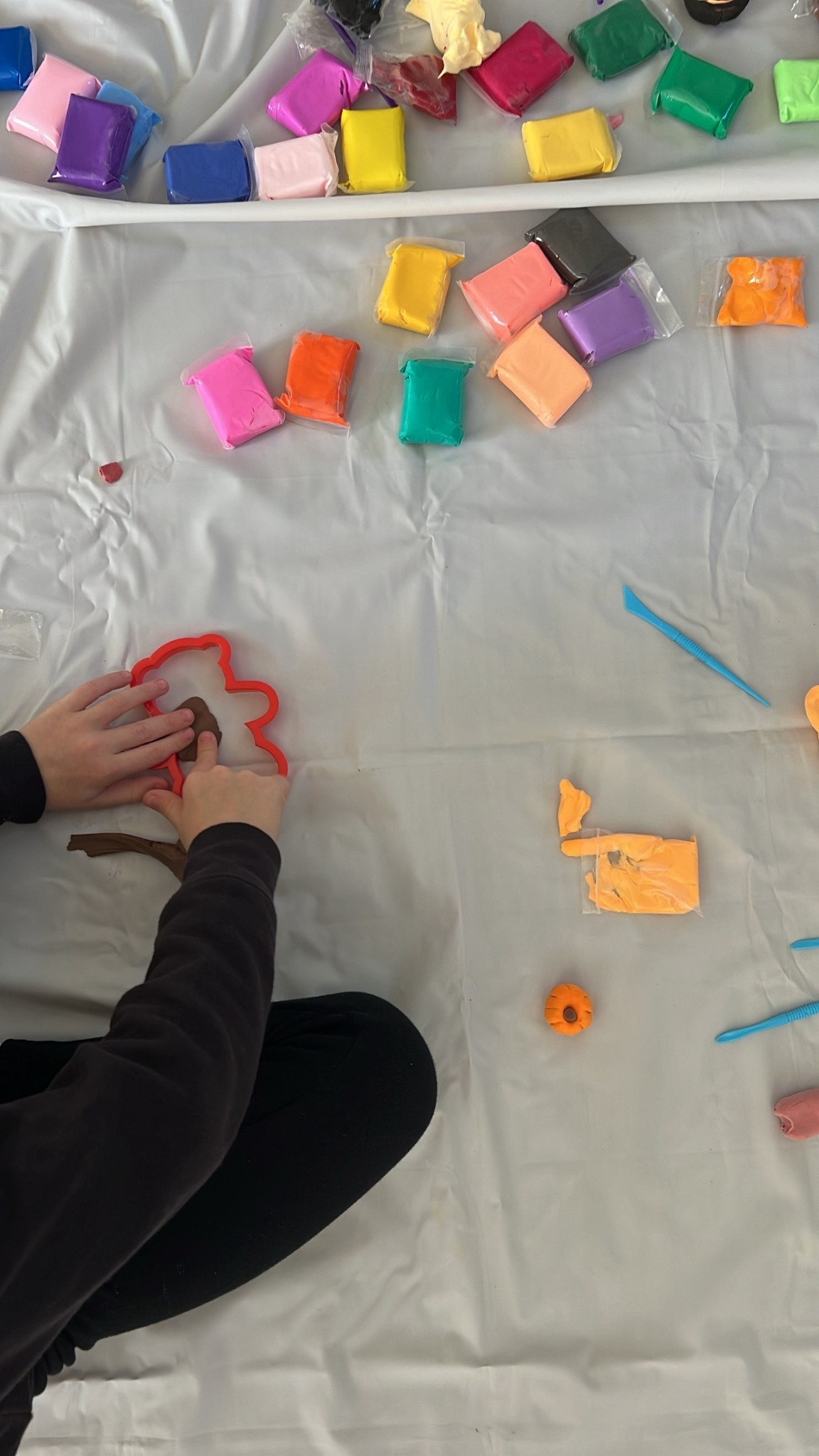 This air-dry clay is fantastic—especially when it’s on sale! It doesn’t stain hands, comes in a great variety of colors, and works perfectly with cookie cutters. My kids first tried it during a playdate, and I’ve already repurchased it twice since. It would make a great stocking stuffer, too!