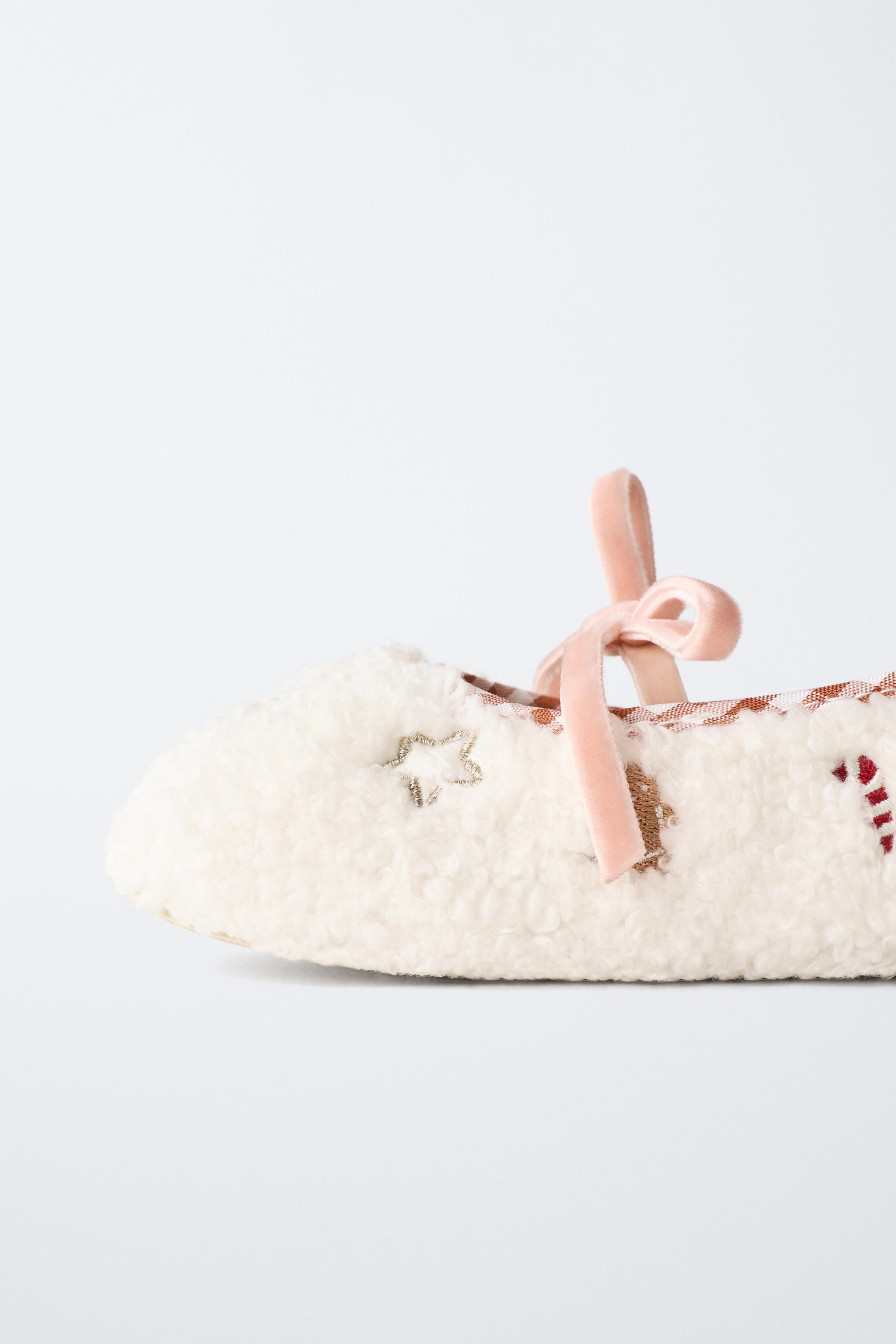 CHRISTMAS HOUSE SLIPPERS | Zara US