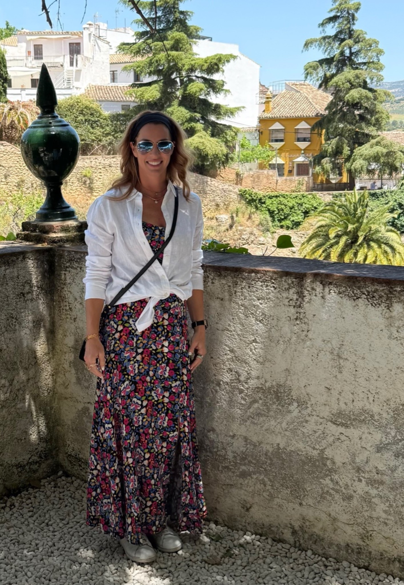 What I wore in Spain. Exploring charming villages. Maxi dress with linen shirt
