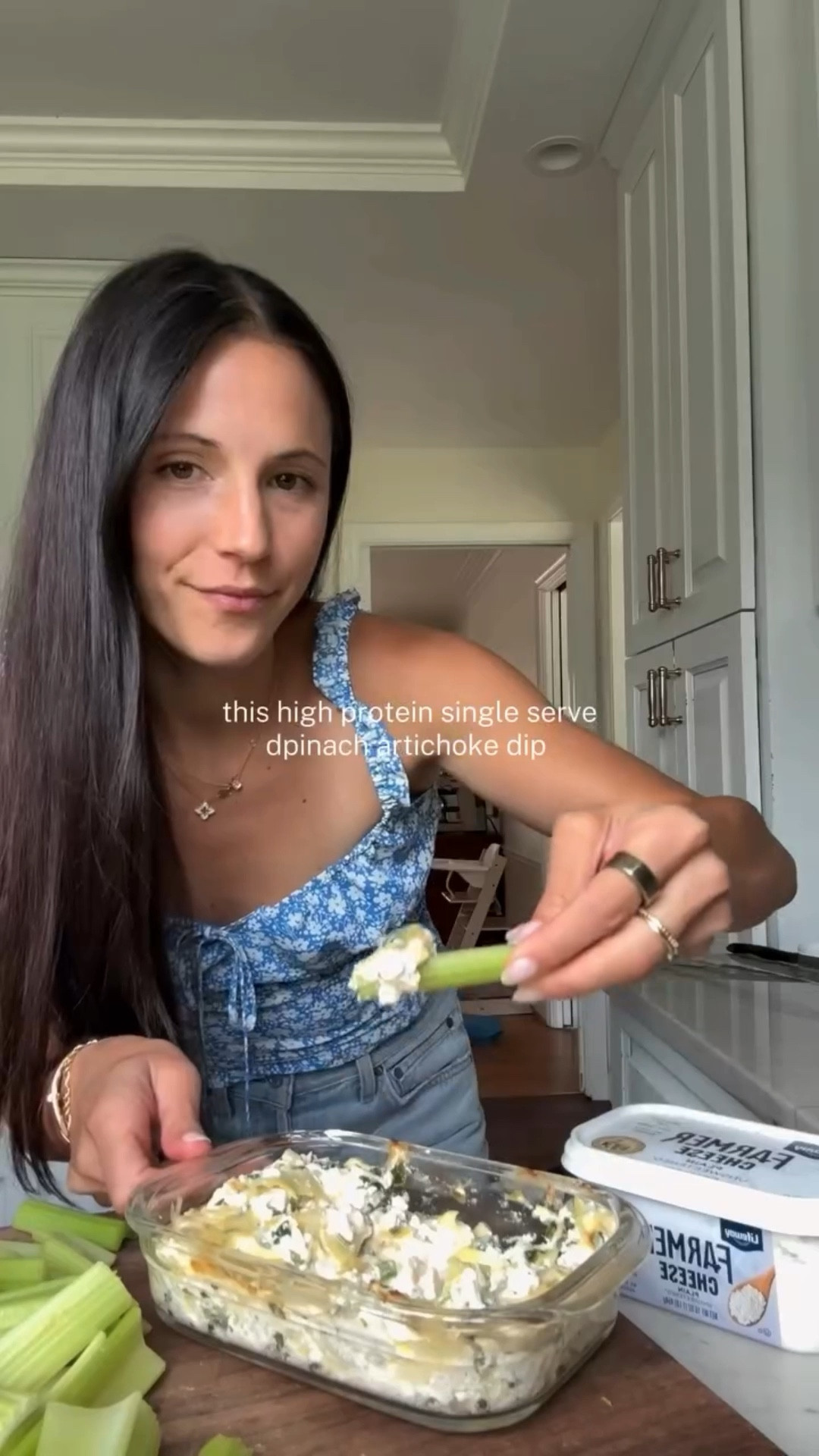 HIGH PROTEIN SPINACH ARTICHOKE DIP (recipe on Instagram!)

This single serve high protein lunch packs in 45 grams of protein and gut-friendly ingredients like Lifeway Kefir and their Farmer’s Cheese.

If you love cottage cheese, the one I’m currently obsessed with is the @lifewaykefir Farmer’s Cheese. It’s an excellent source of protein with 15 grams per 1/2 cup and has a smoother texture so no need to blend it before adding to the recipe. 

P.s. these glass containers are my favorite! Top is sold out but linked some similar cute ones! 