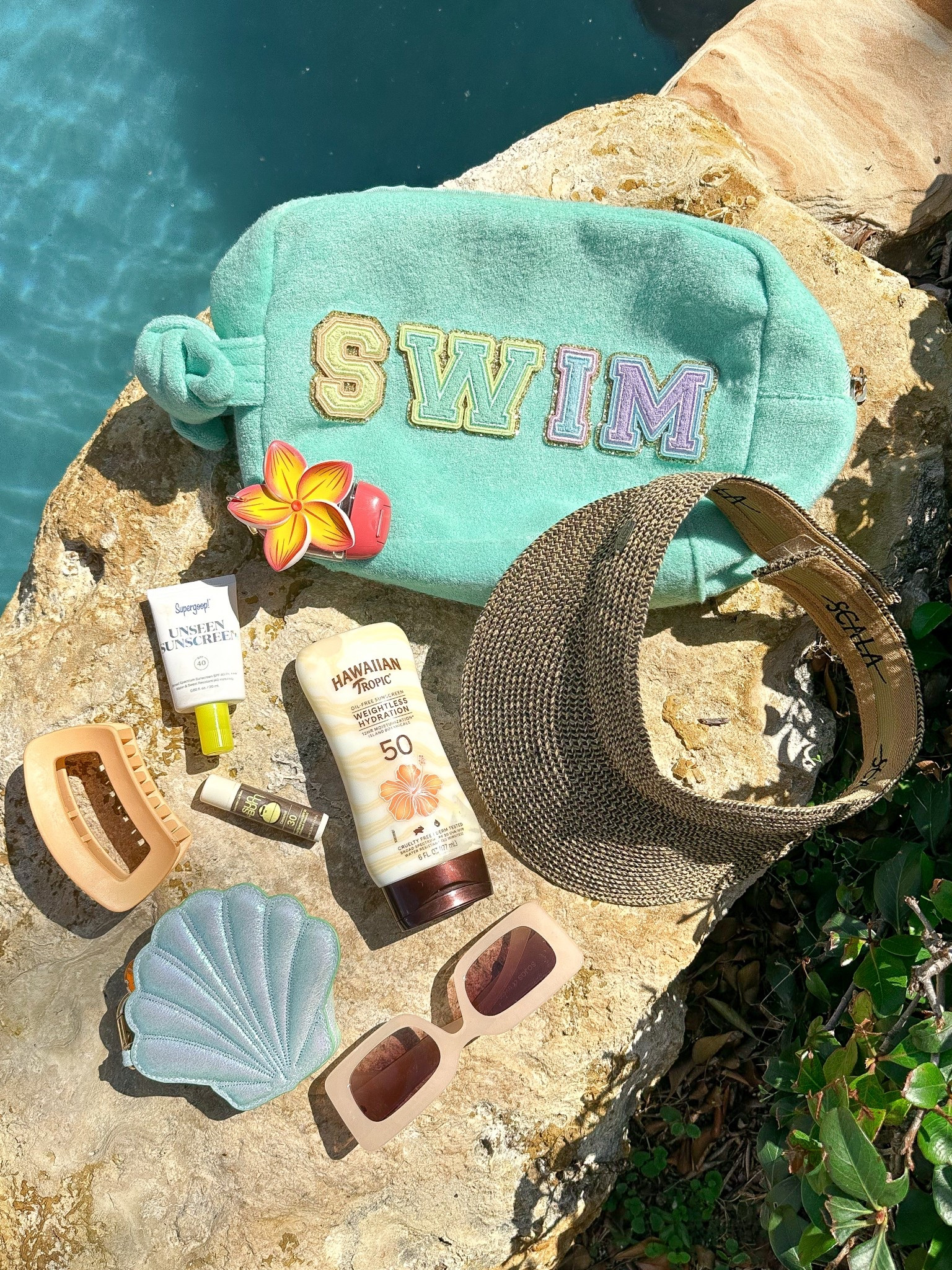 Beach or pool bag must haves

#LTKBeauty #LTKTravel #LTKSwim