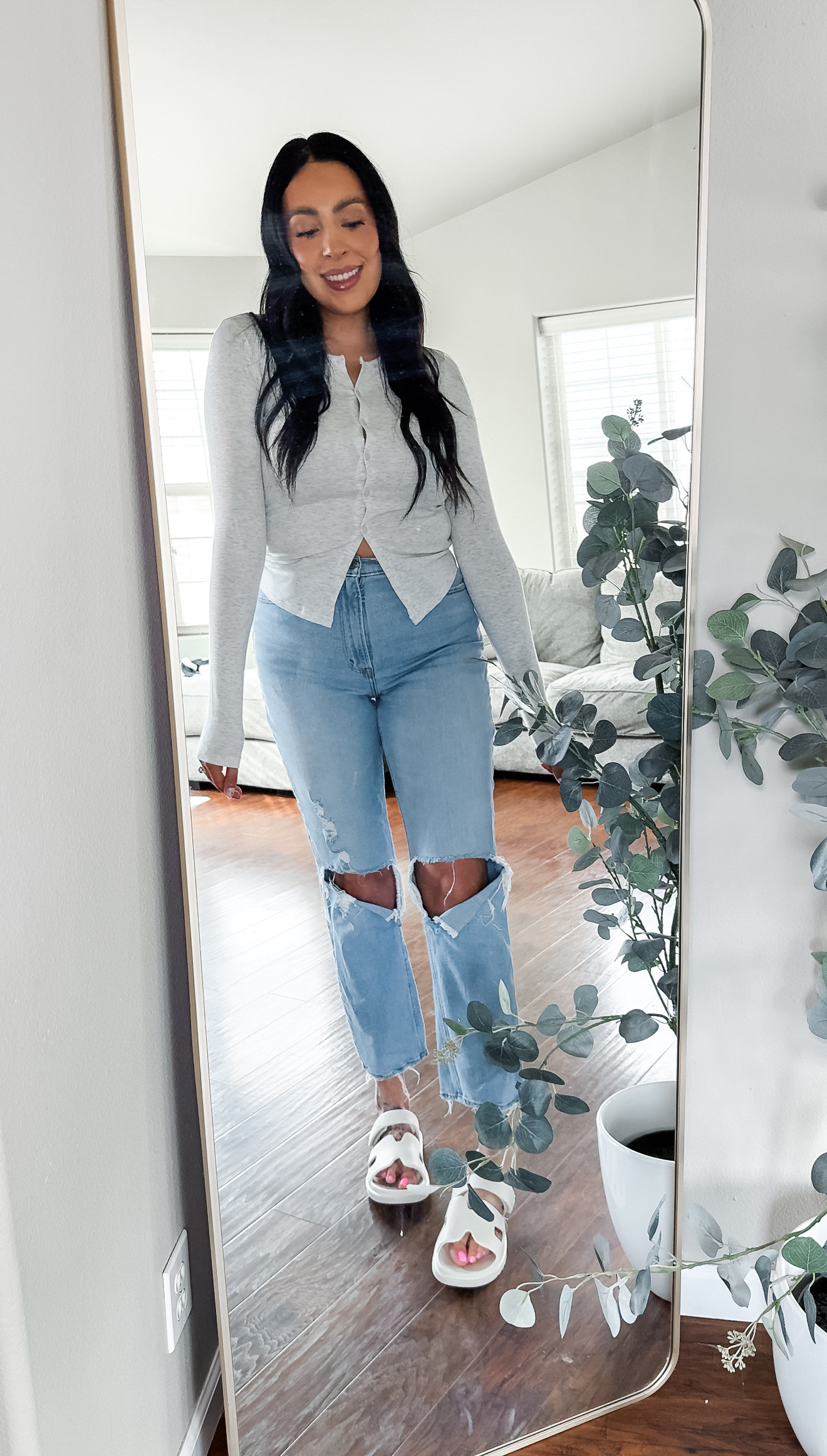 Spring outfit ✨


Long sleeve button up
Aerie 
American Eagle 
Spring fashion 
Ae jeans 
Sandals 
No boundaries 

#LTKShoeCrush #LTKSaleAlert