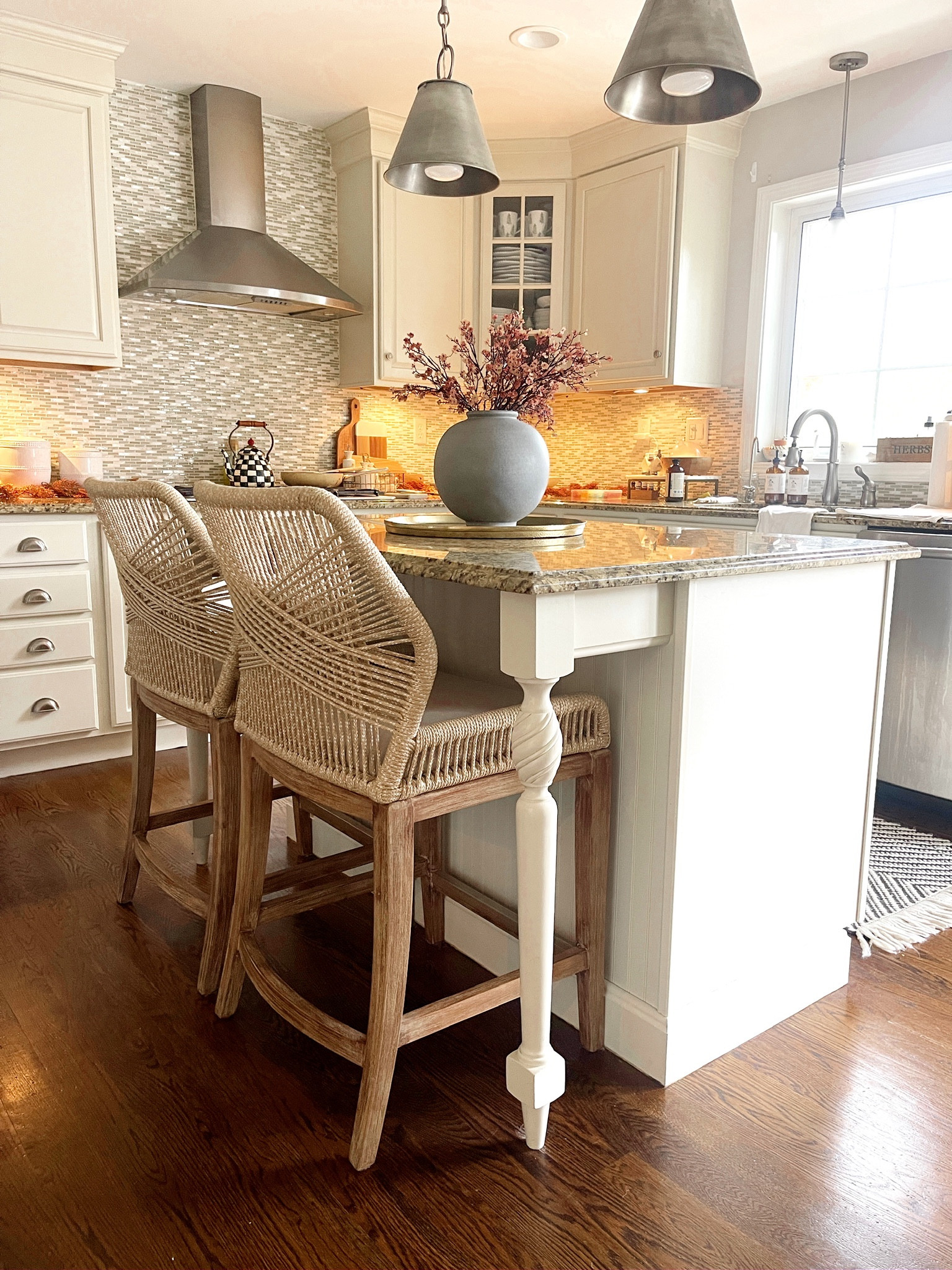 Fall decor, home decor, fall style, kitchen decor, bar stools, holiday home, cozy home 

#LTKHoliday #LTKhome #LTKSeasonal