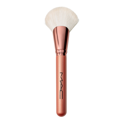 MAC143S Bronzer Fan Brush | Ulta