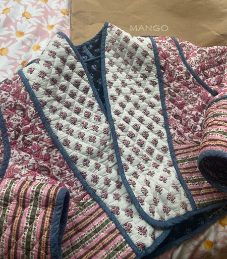 The most beautiful patchwork must have spring jacket!! It’s reversible too 🥹🫶🏼✨💐🤍🪩


#LTKFind #LTKSeasonal #LTKstyletip