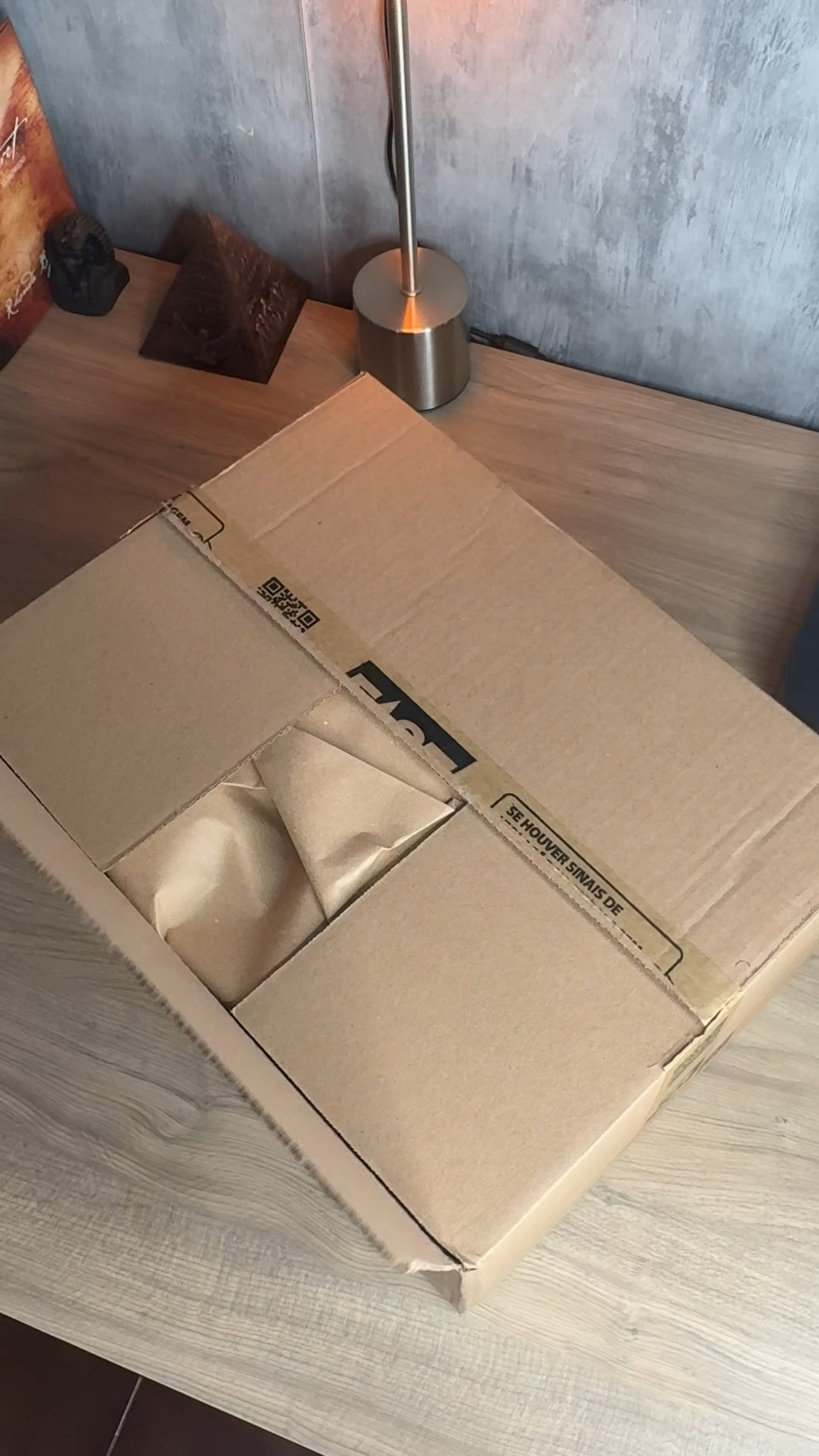 A Shark já chegou ao Brasil e está encantando a nós com essa perfeição chamada Shark FlexStyle 😍 Ele é Muito potente de verdade, além de ser muito prático para o dia a dia. Esse modelo é para cabelos lisos e ondulados, mas pode ser usado em qualquer tipo de cabelo, o que muda mesmo são os acessórios, pois esse aí não vem com o difusor, mas vem com uma escova perfeita para modelar. Eu Amei! 😍 Um excelente presente de Natal 🤶 🎄 

#LTKbeleza #LTKbrasil #LTKguiadepresente